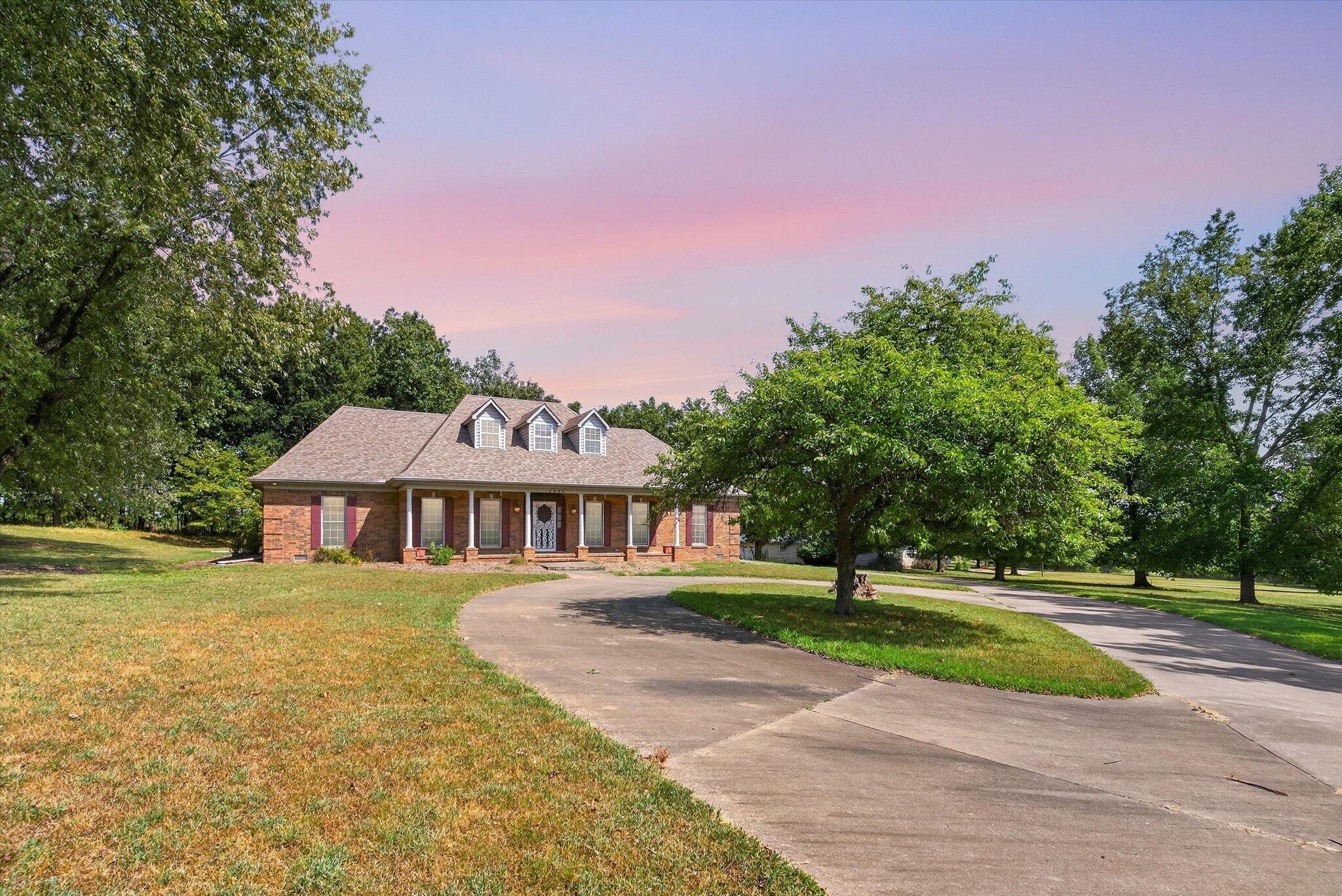 2065 East Thornridge Circle Property Photo 1