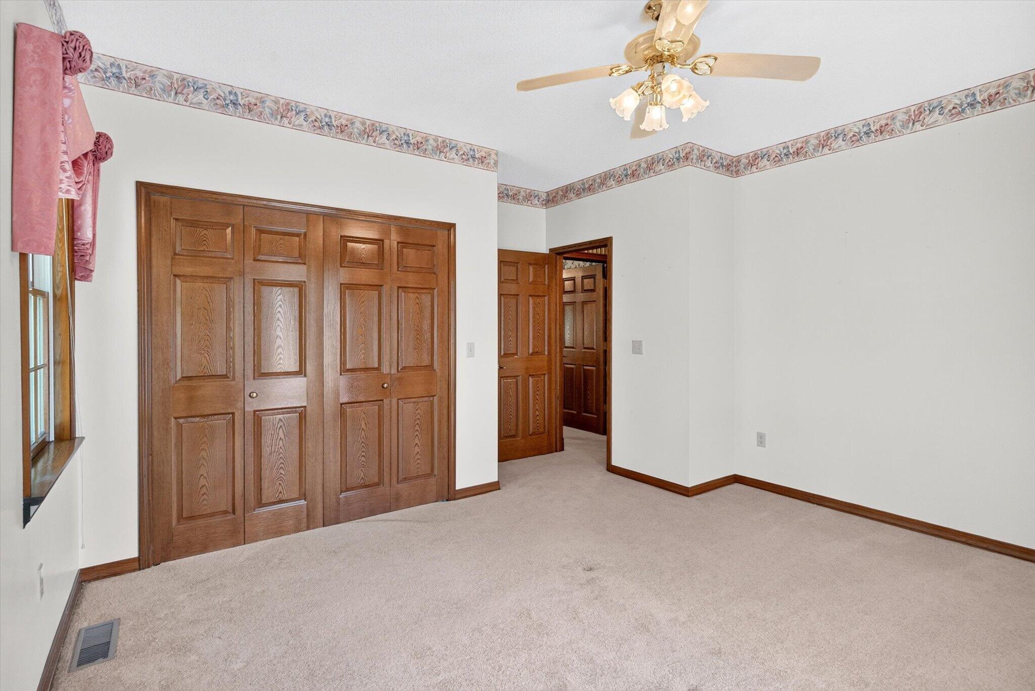 2065 East Thornridge Circle Property Photo 31