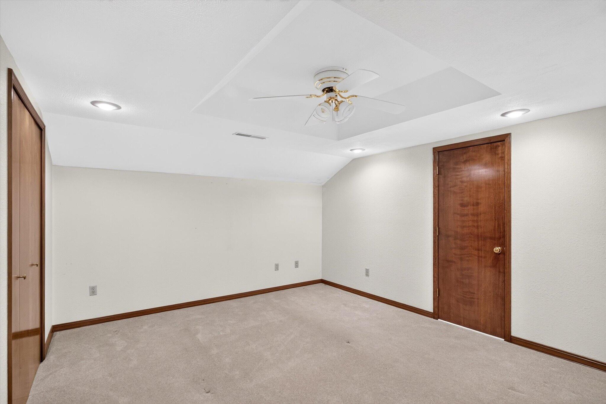 2065 East Thornridge Circle Property Photo 38