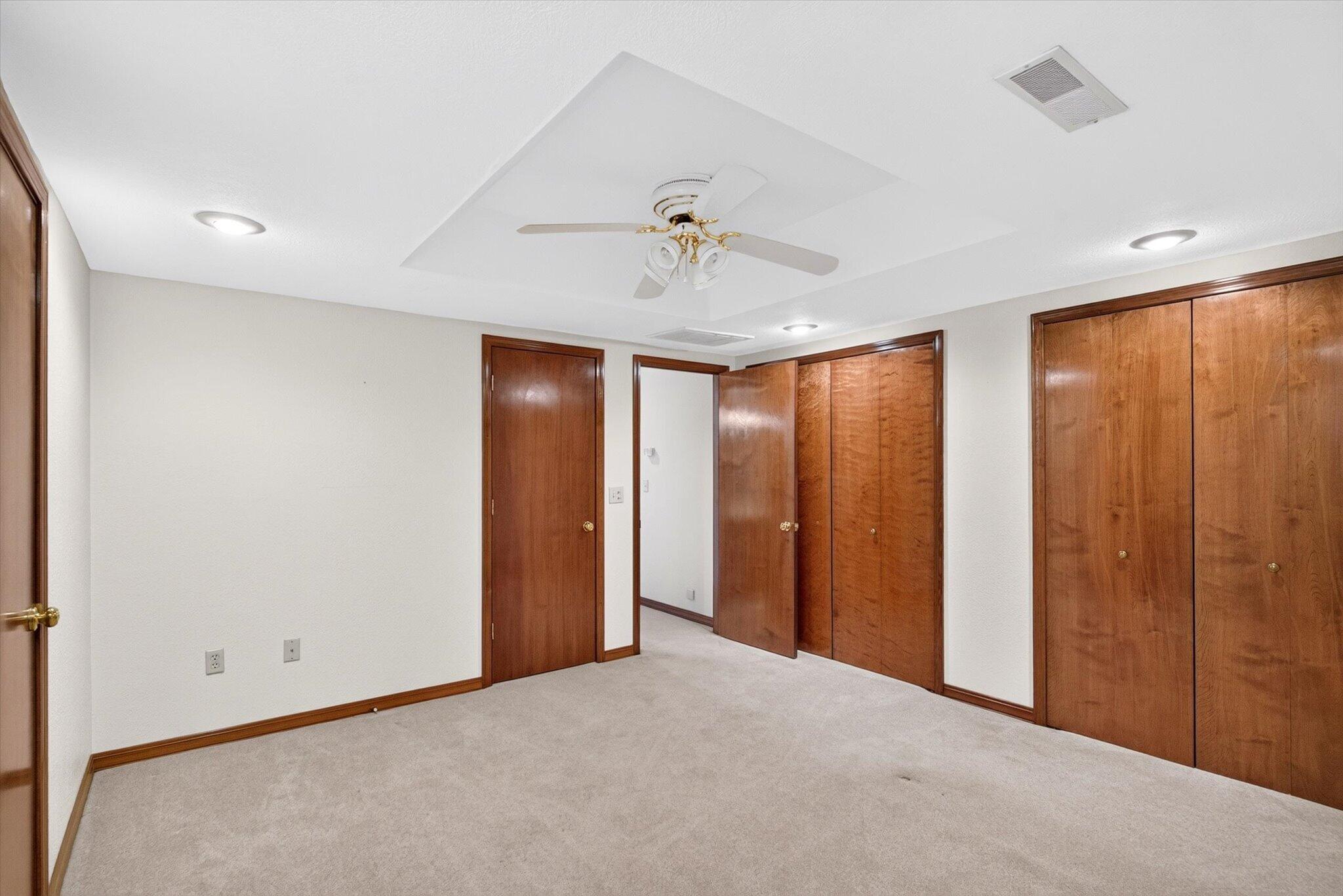 2065 East Thornridge Circle Property Photo 39