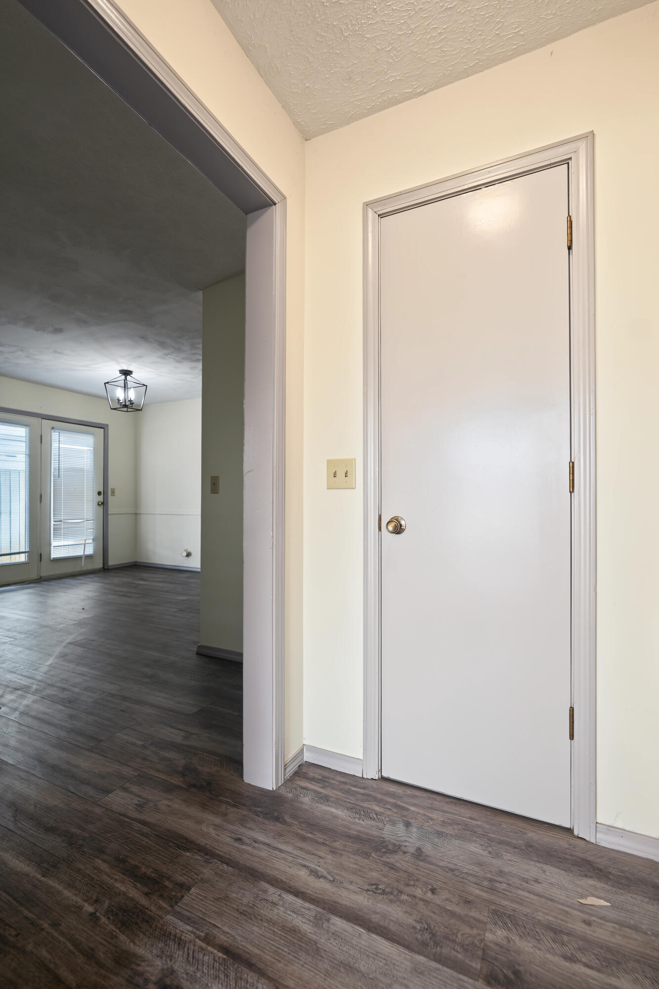 2970 West Roxbury Street A & B Property Photo 4