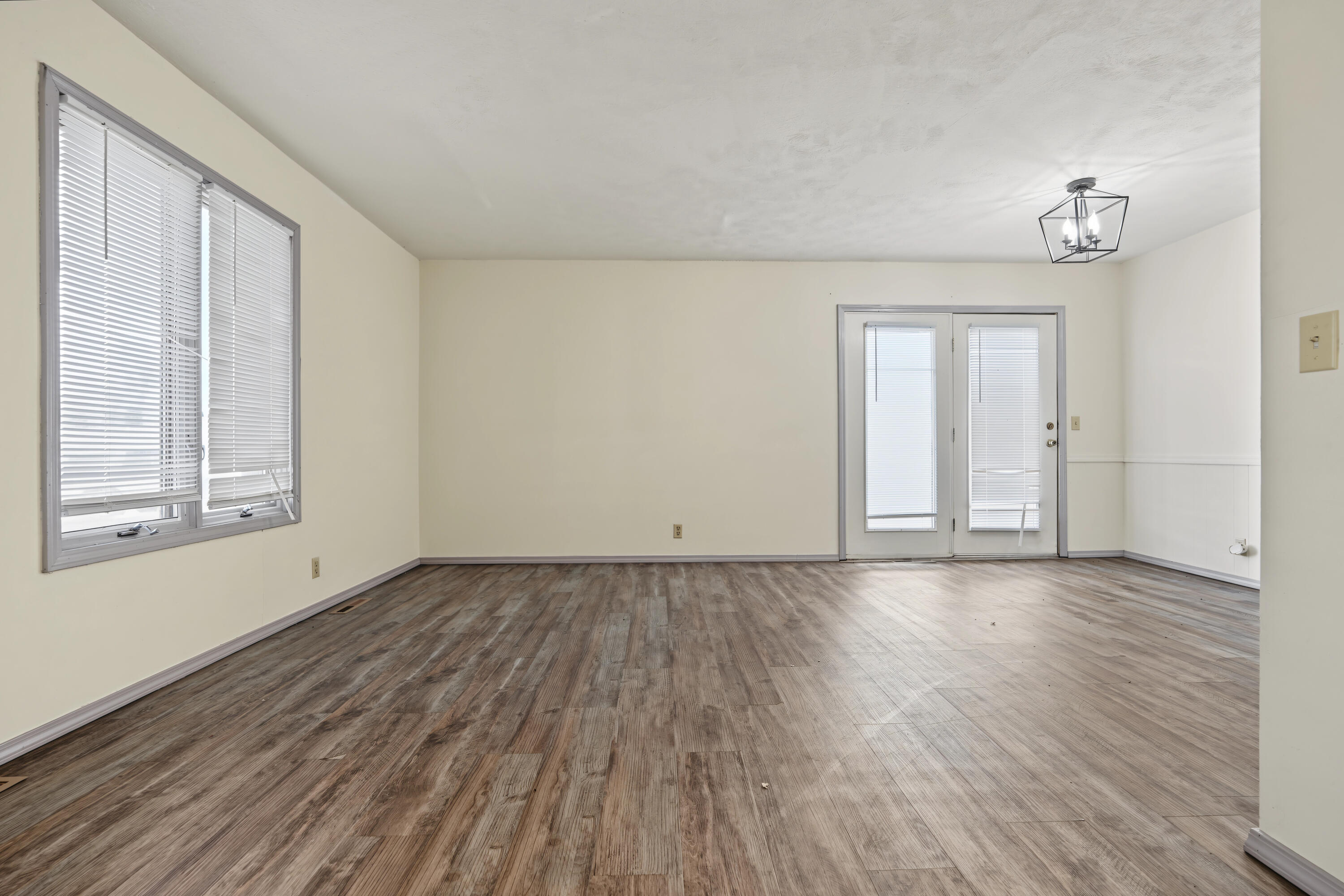 2970 West Roxbury Street A & B Property Photo 6