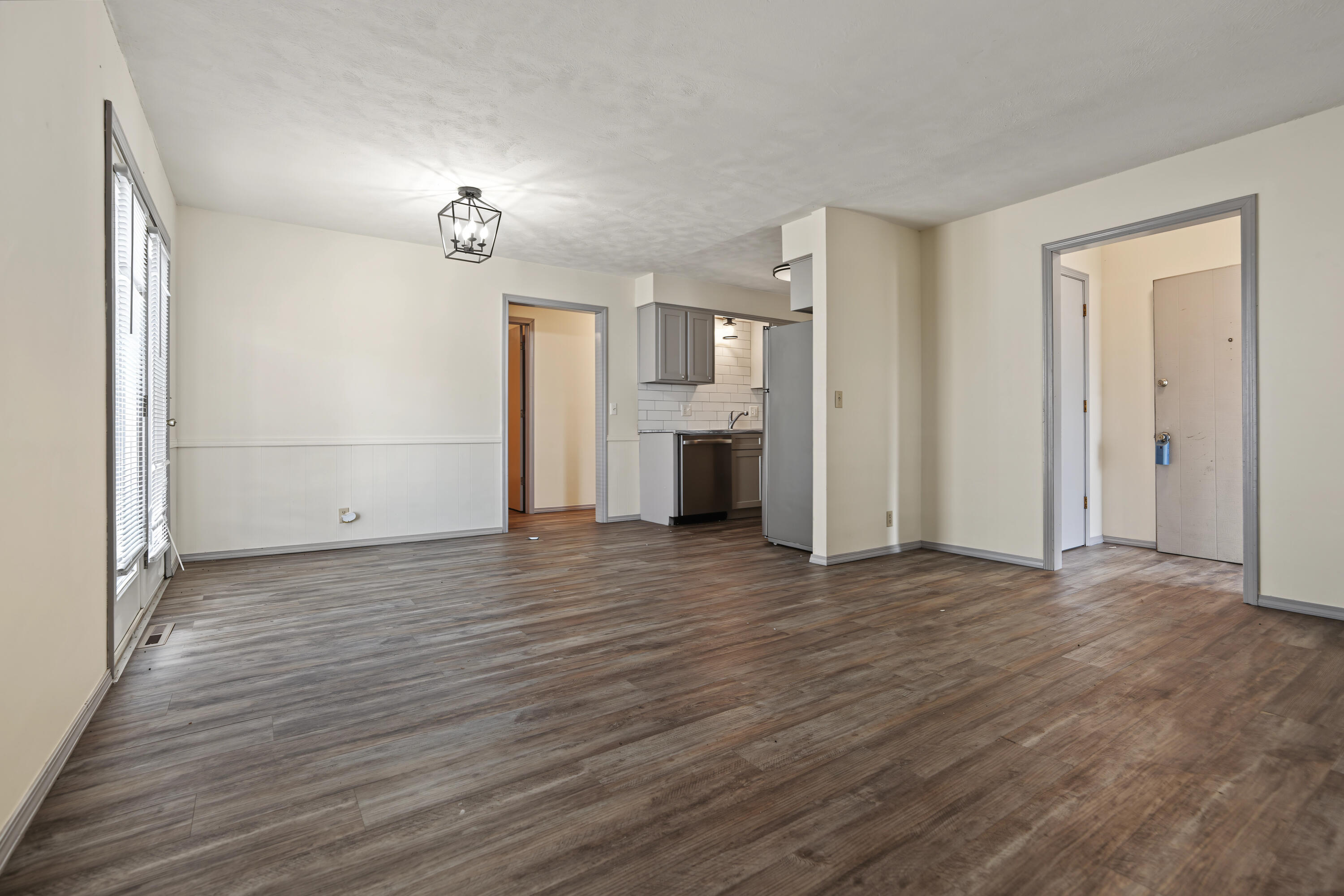 2970 West Roxbury Street A & B Property Photo 8