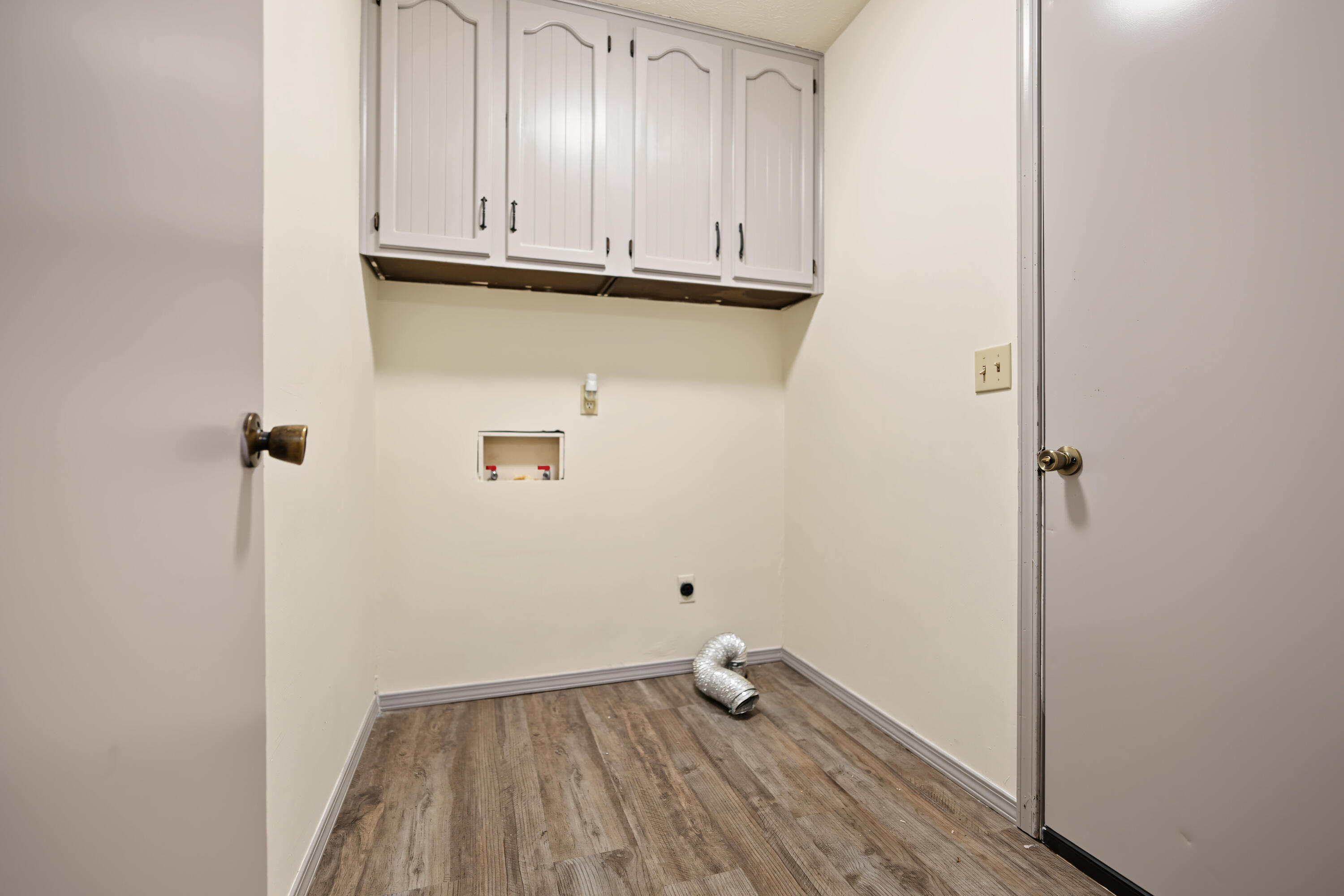 2970 West Roxbury Street A & B Property Photo 28