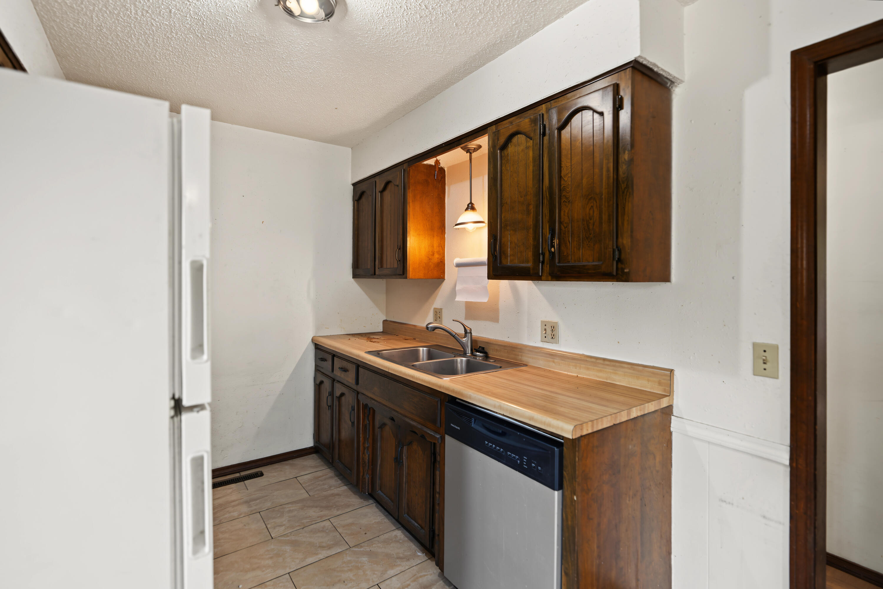 2970 West Roxbury Street A & B Property Photo 39