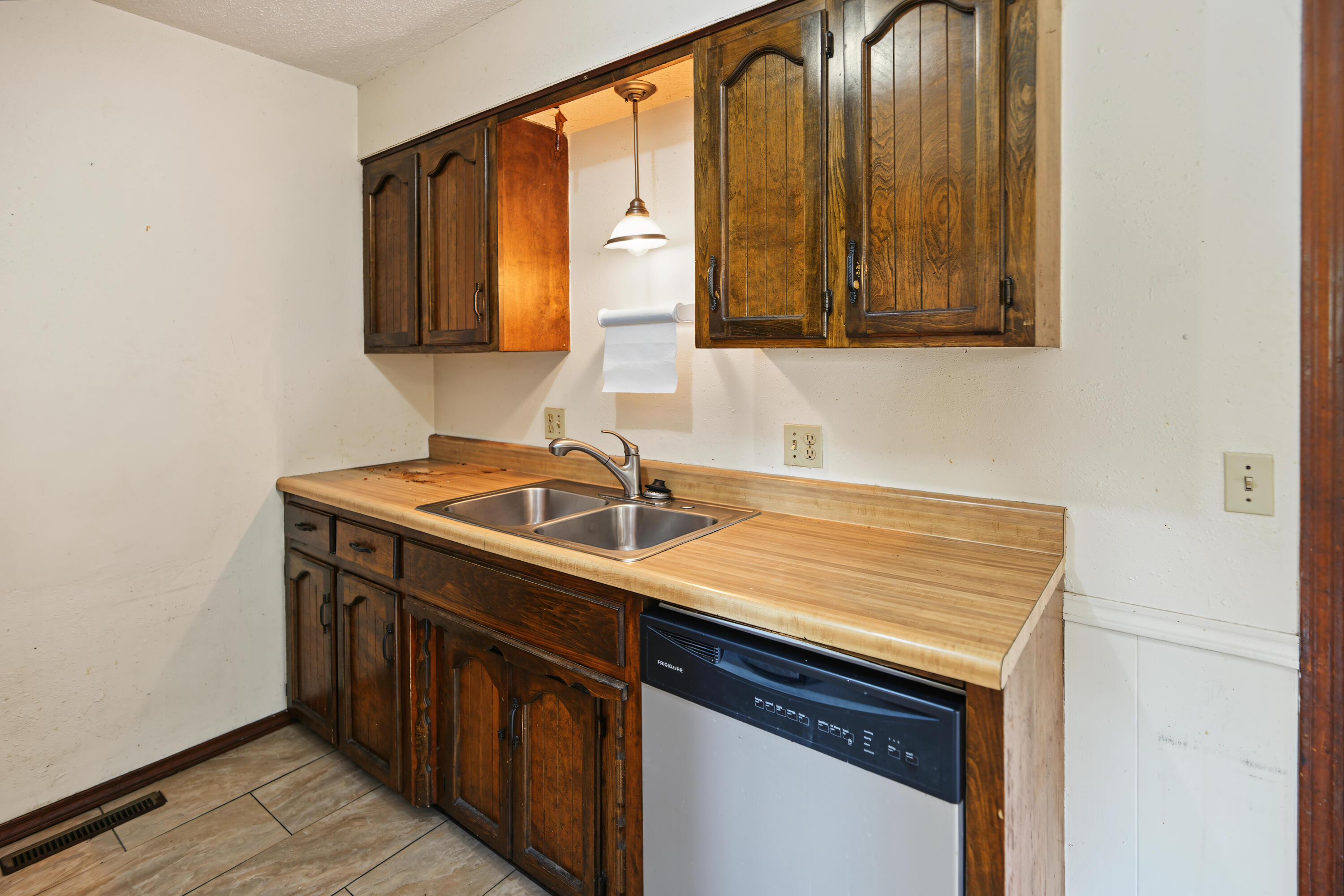 2970 West Roxbury Street A & B Property Photo 44