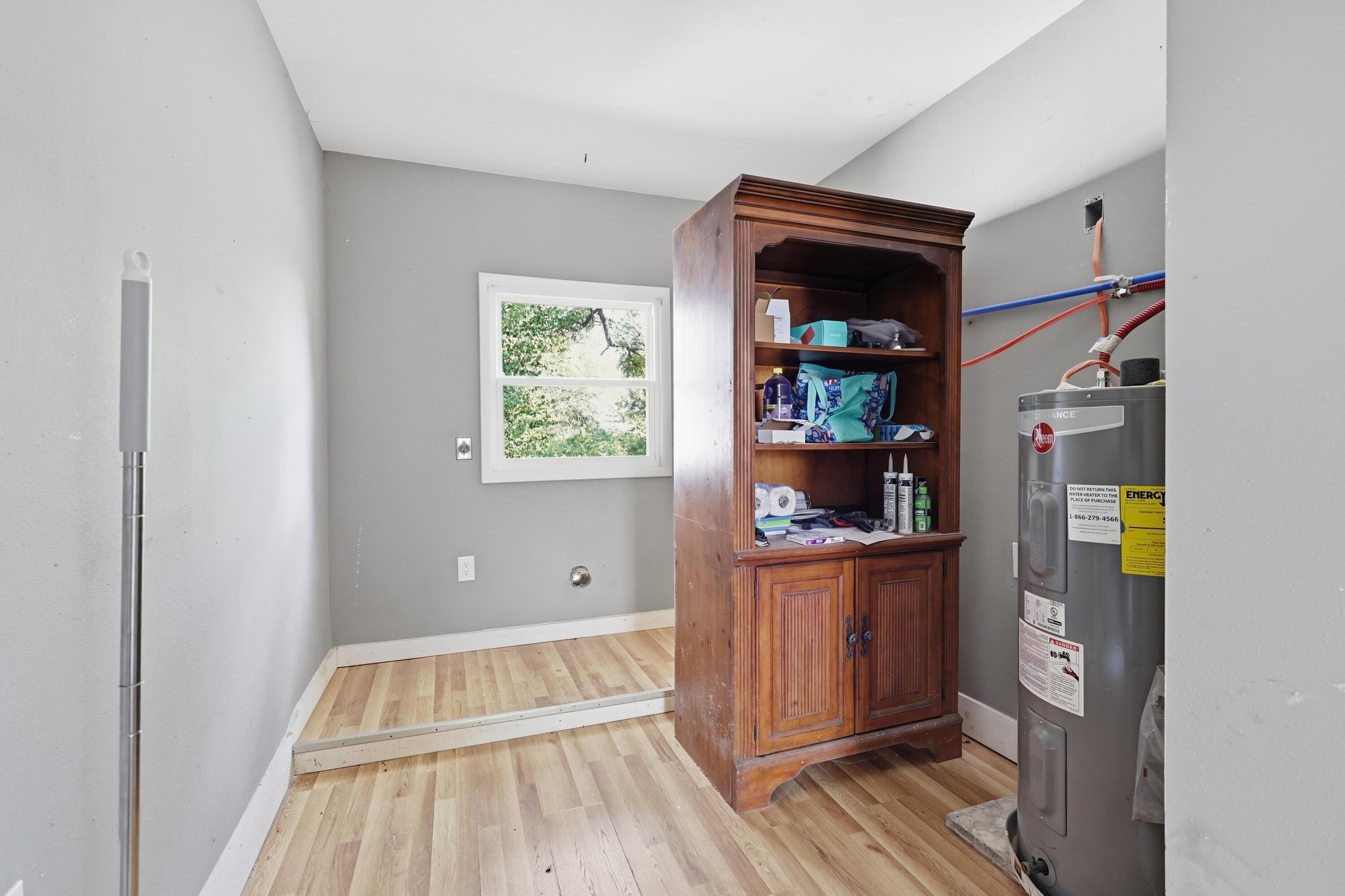 733 East Country Road Property Photo 17