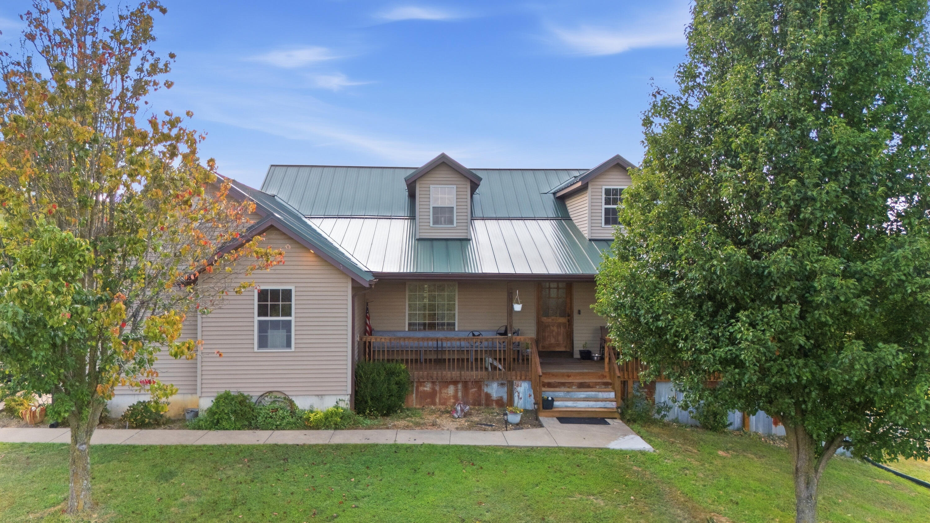 977 South Highway 137 Property Photo 14