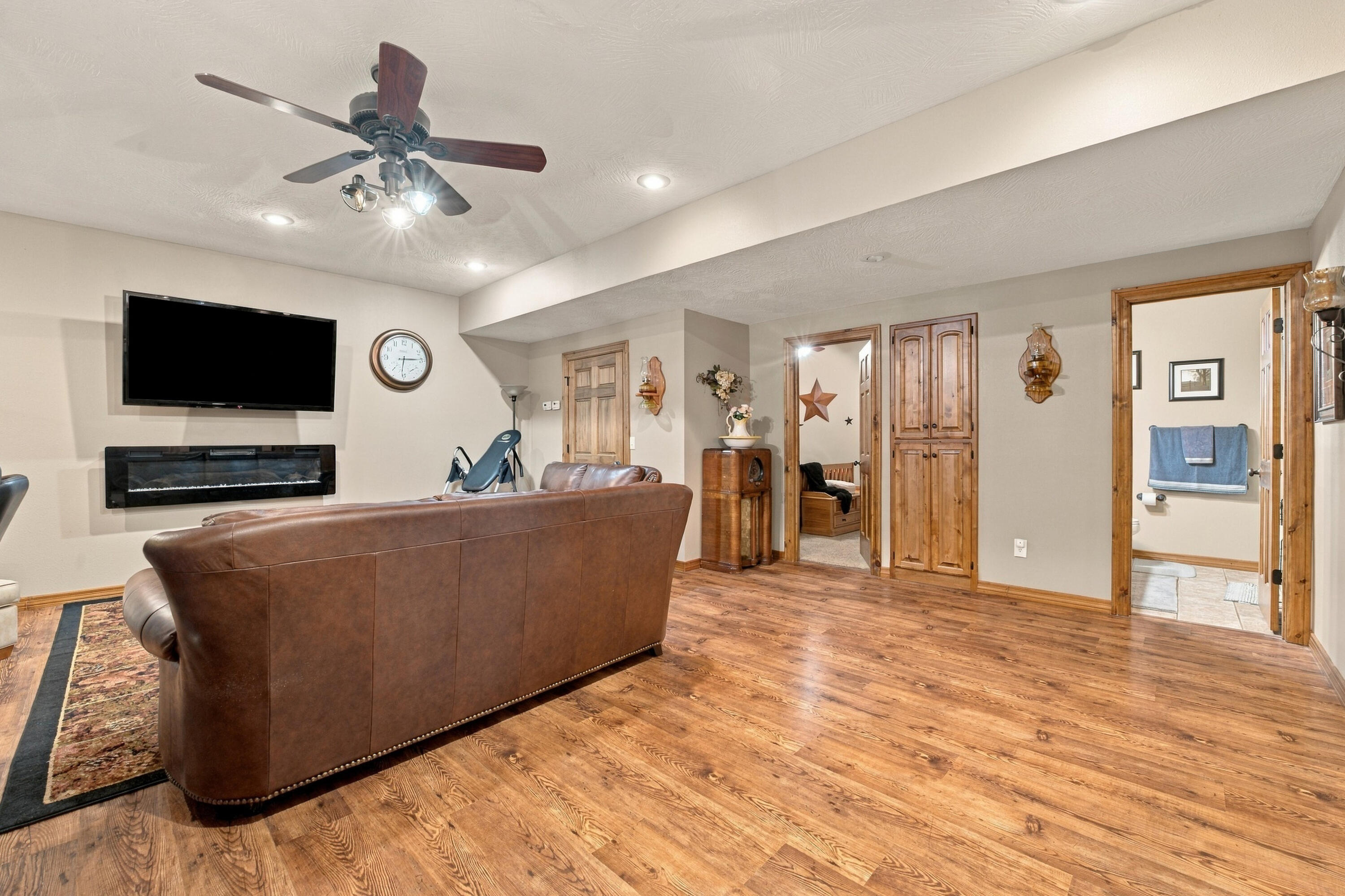 977 South Highway 137 Property Photo 48