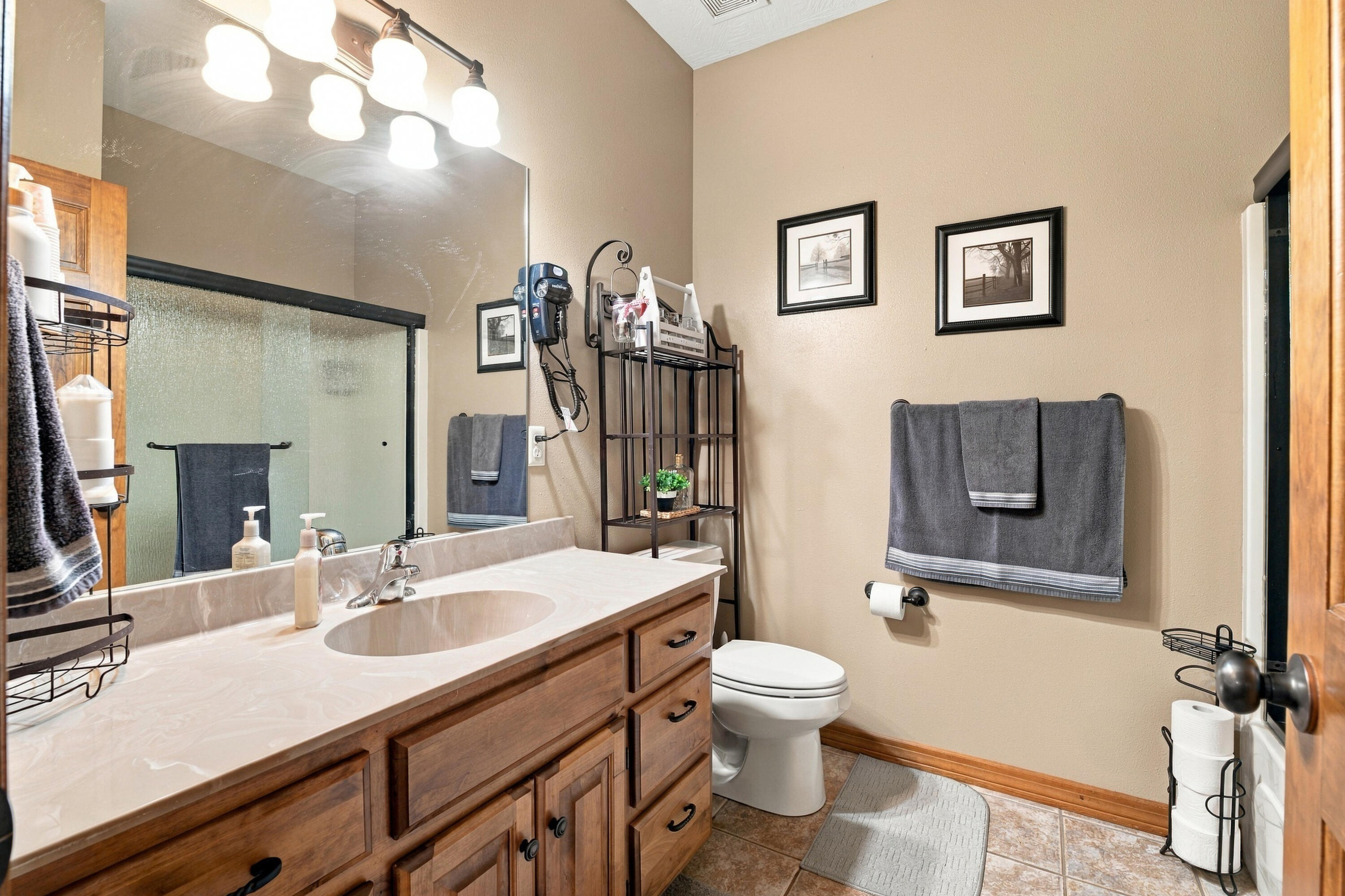 977 South Highway 137 Property Photo 52