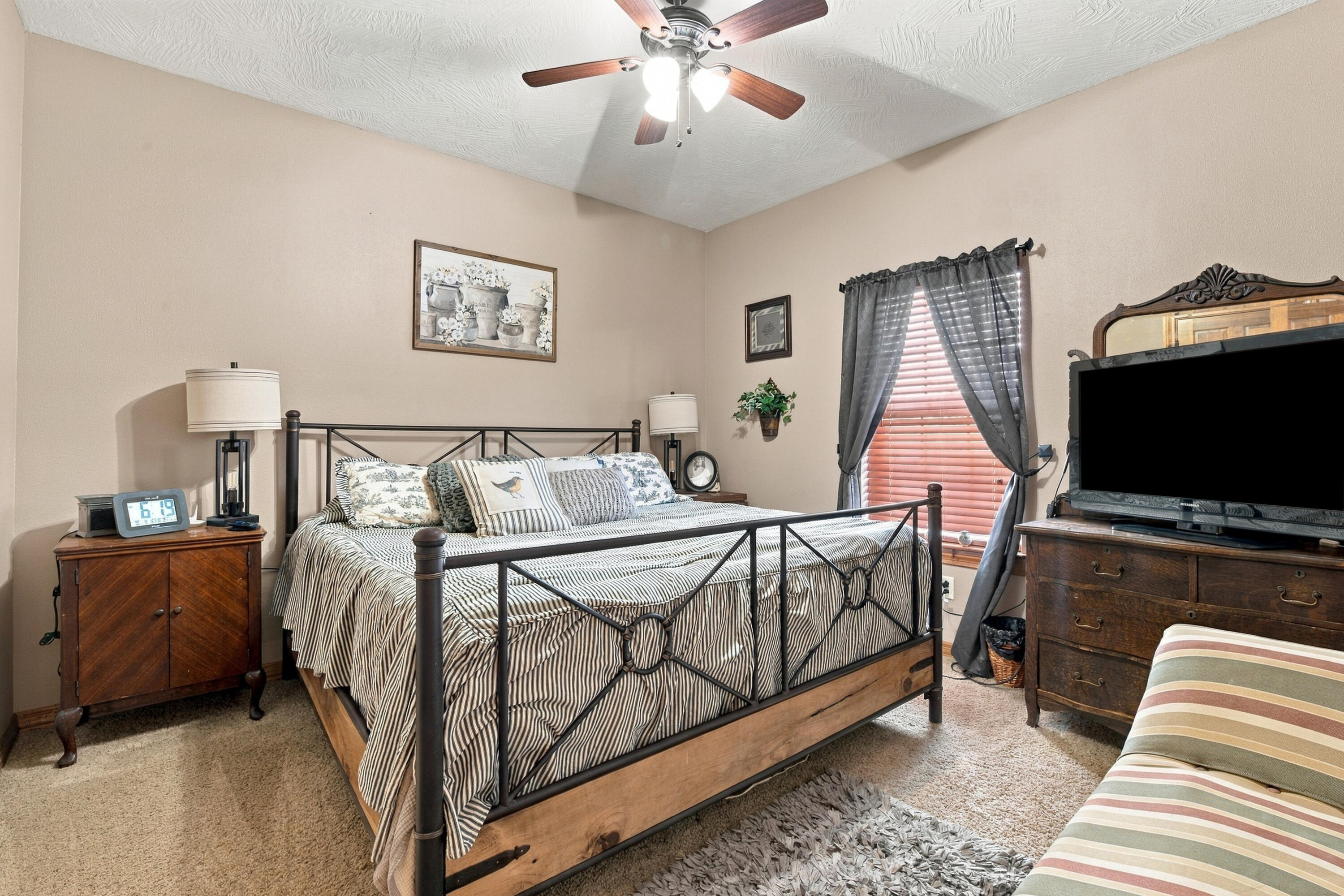 977 South Highway 137 Property Photo 53