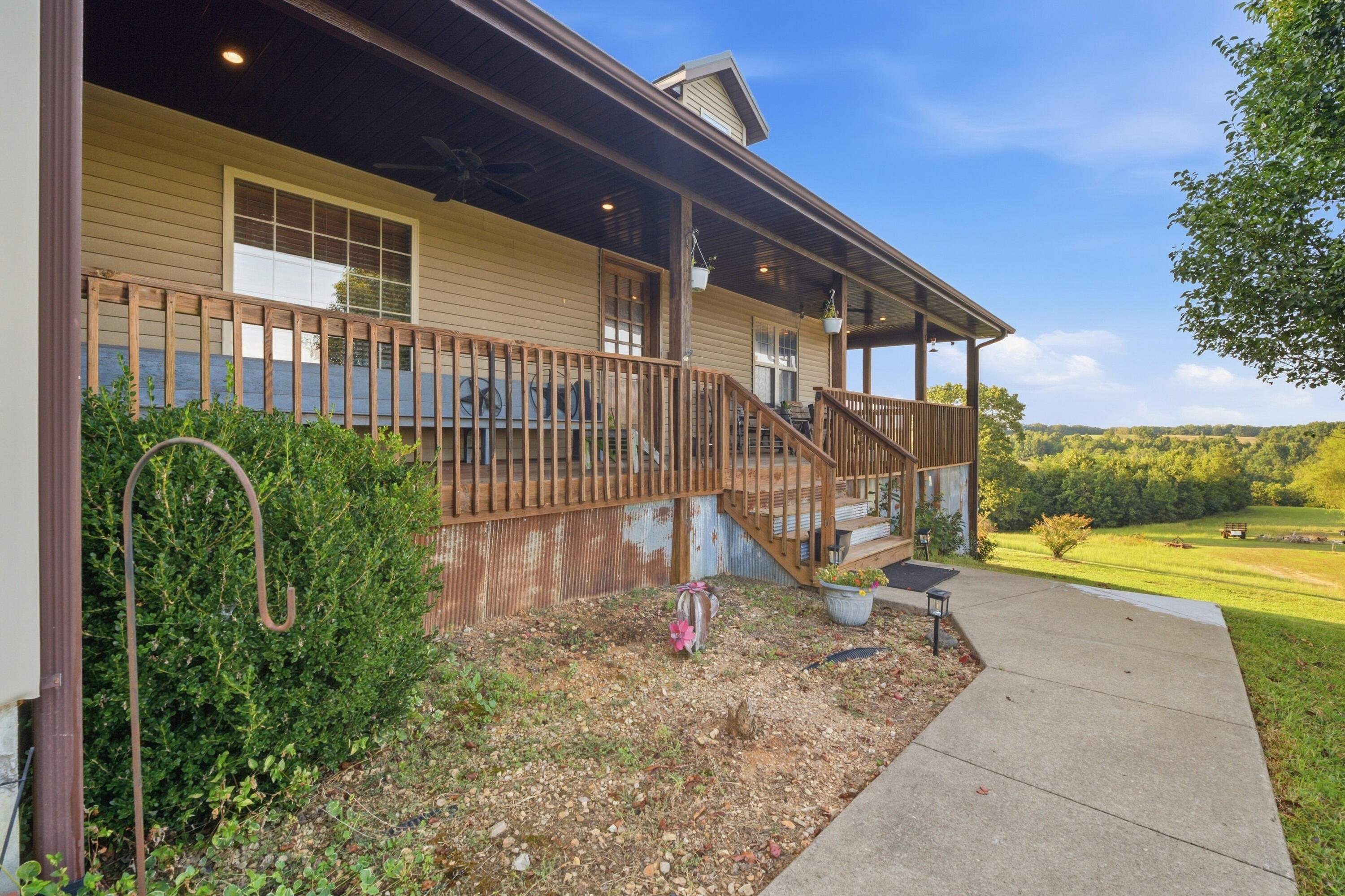 977 South Highway 137 Property Photo 61
