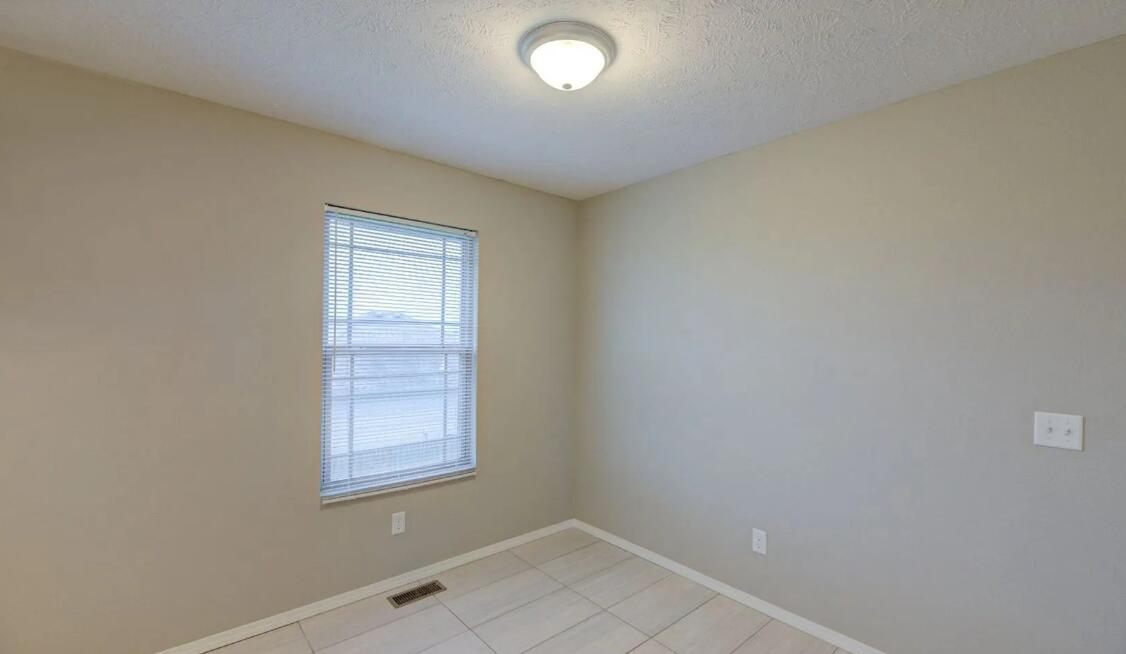 1702 North Hoover Drive Property Photo 5