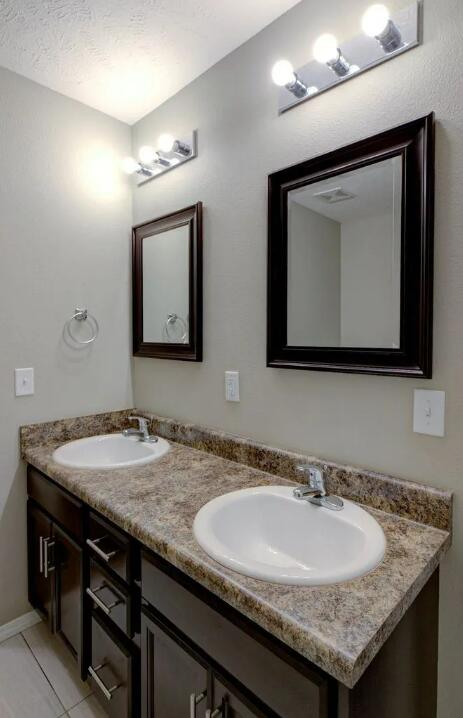 1702 North Hoover Drive Property Photo 11