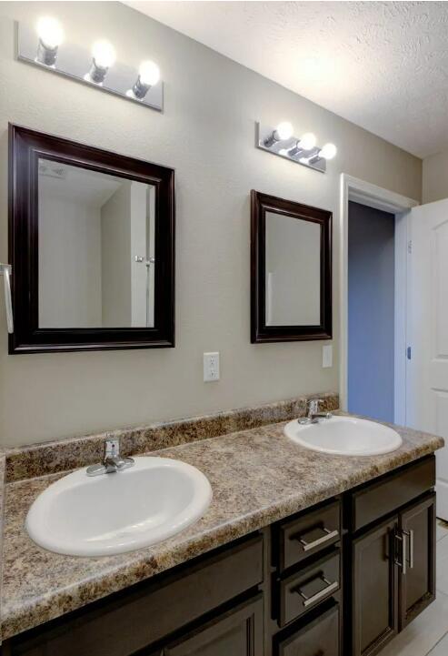 1702 North Hoover Drive Property Photo 12