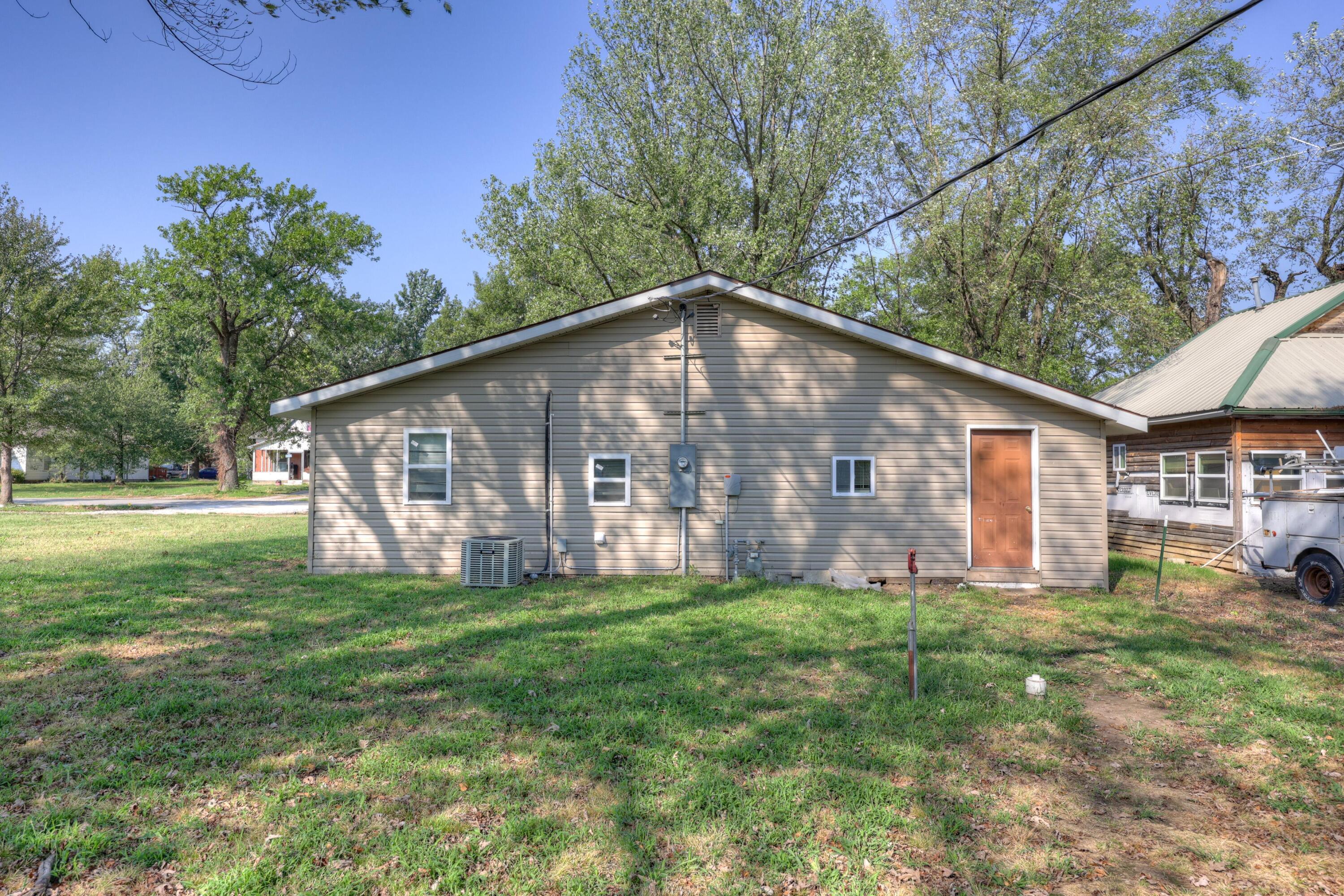 220 North Ohio Avenue Property Photo 2