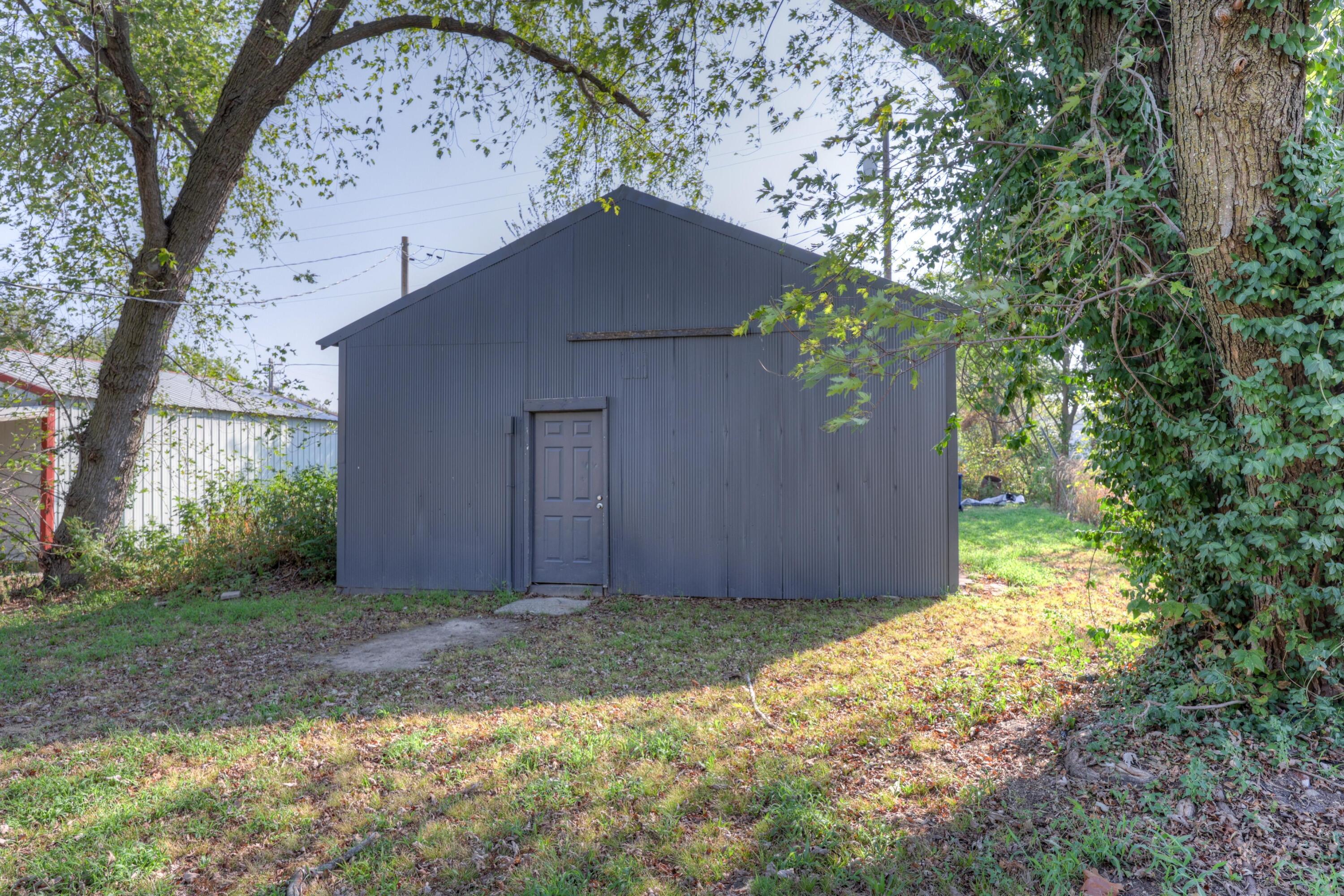 220 North Ohio Avenue Property Photo 3