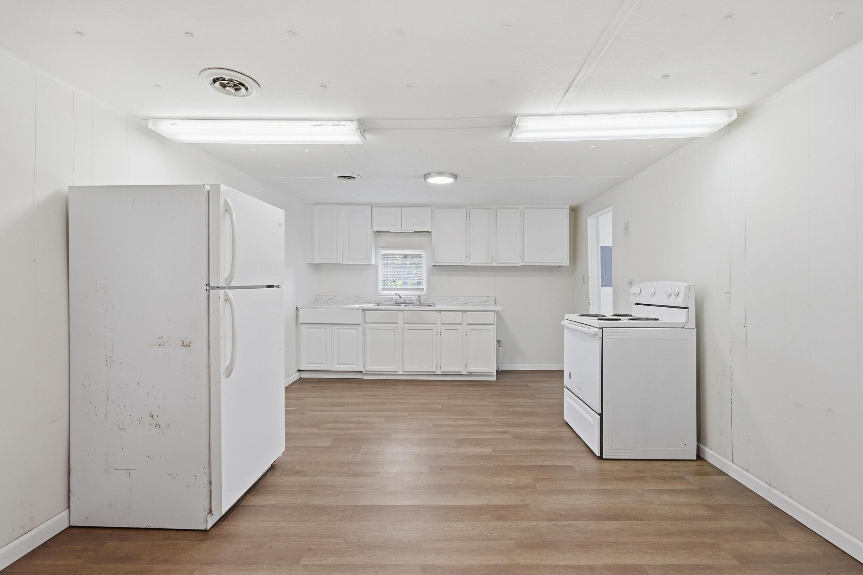 220 North Ohio Avenue Property Photo 7