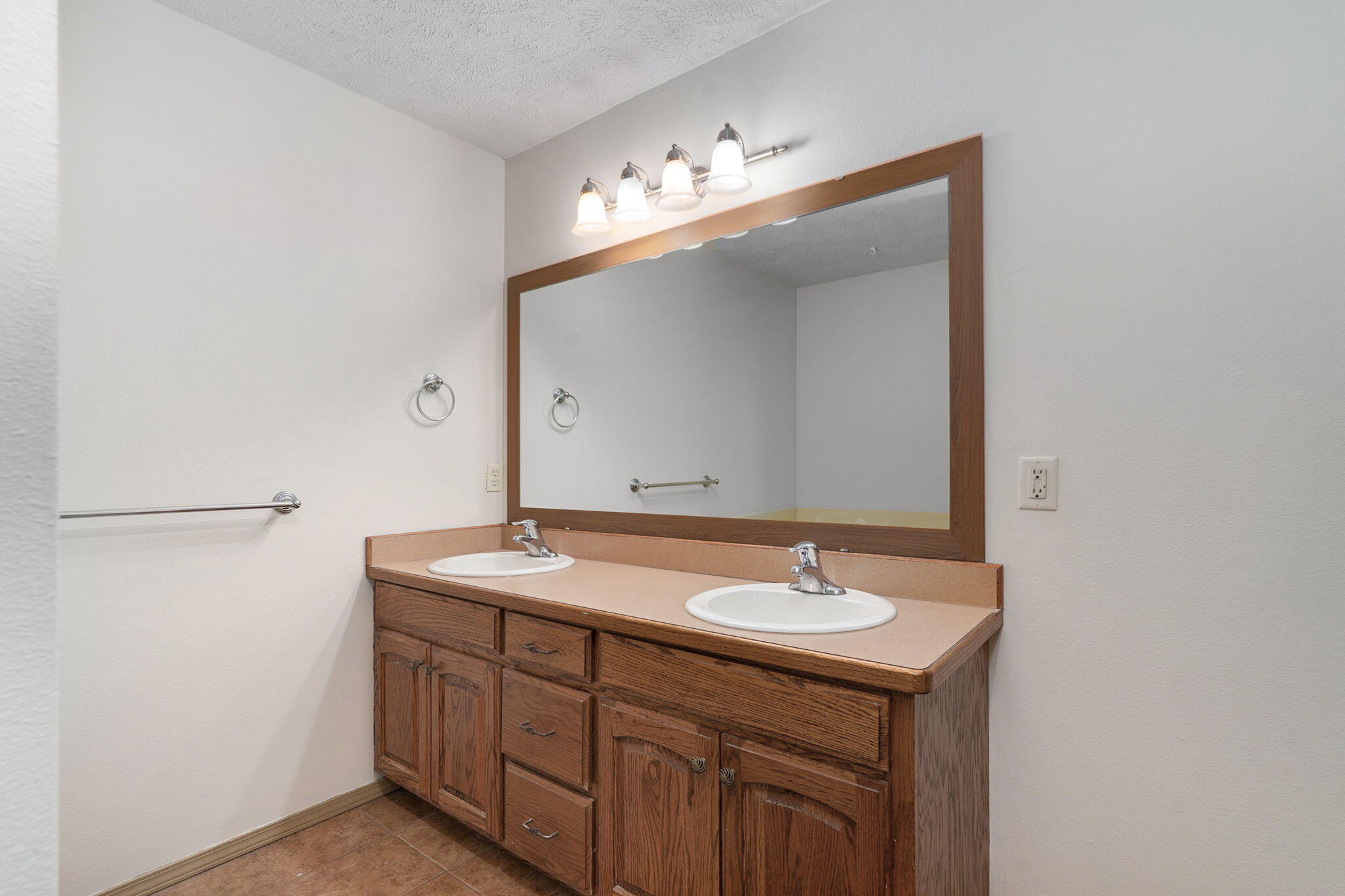 394 Jace Road Property Photo 13