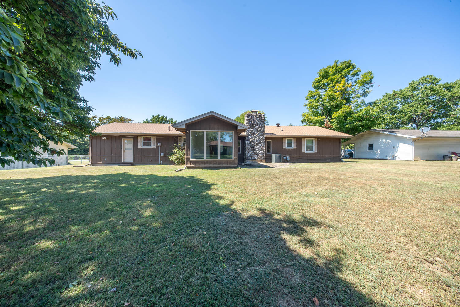 2814 Laurie Drive Property Photo 2