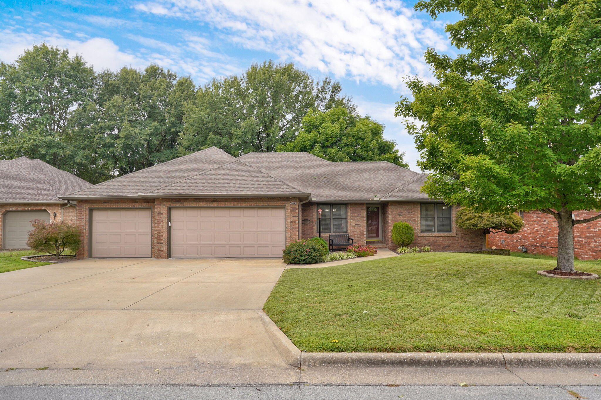 4571 South Park Avenue Property Photo 1