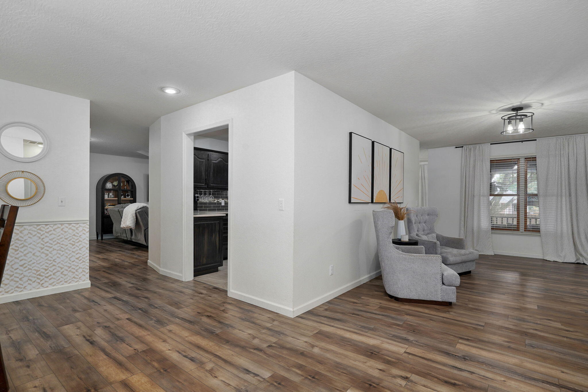 4571 South Park Avenue Property Photo 6