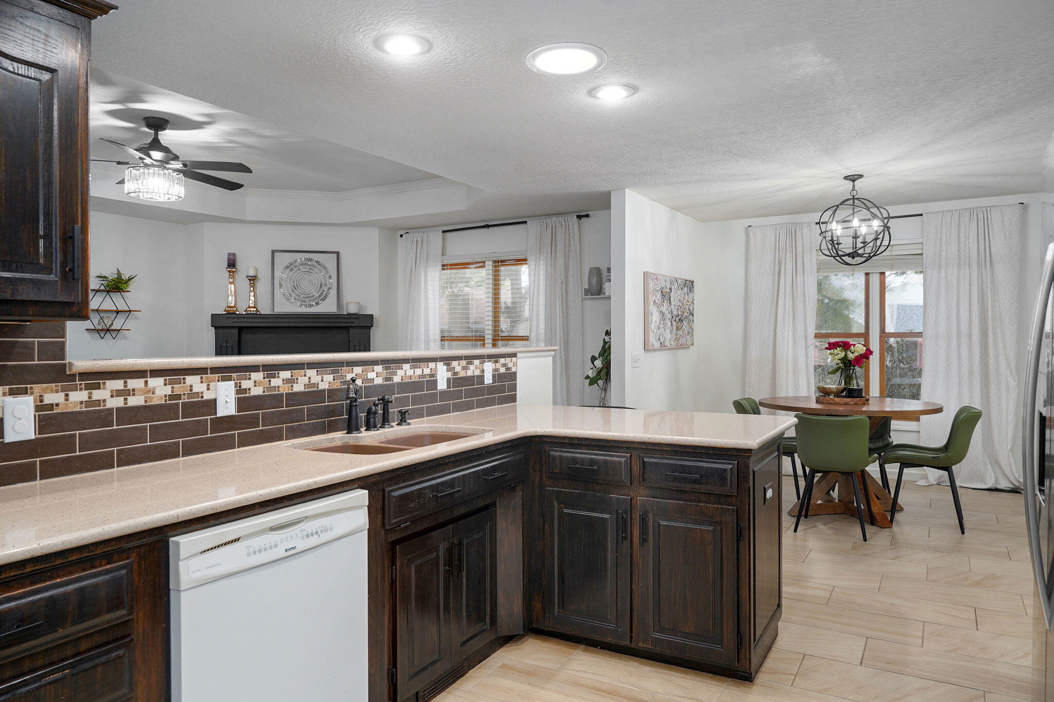 4571 South Park Avenue Property Photo 13