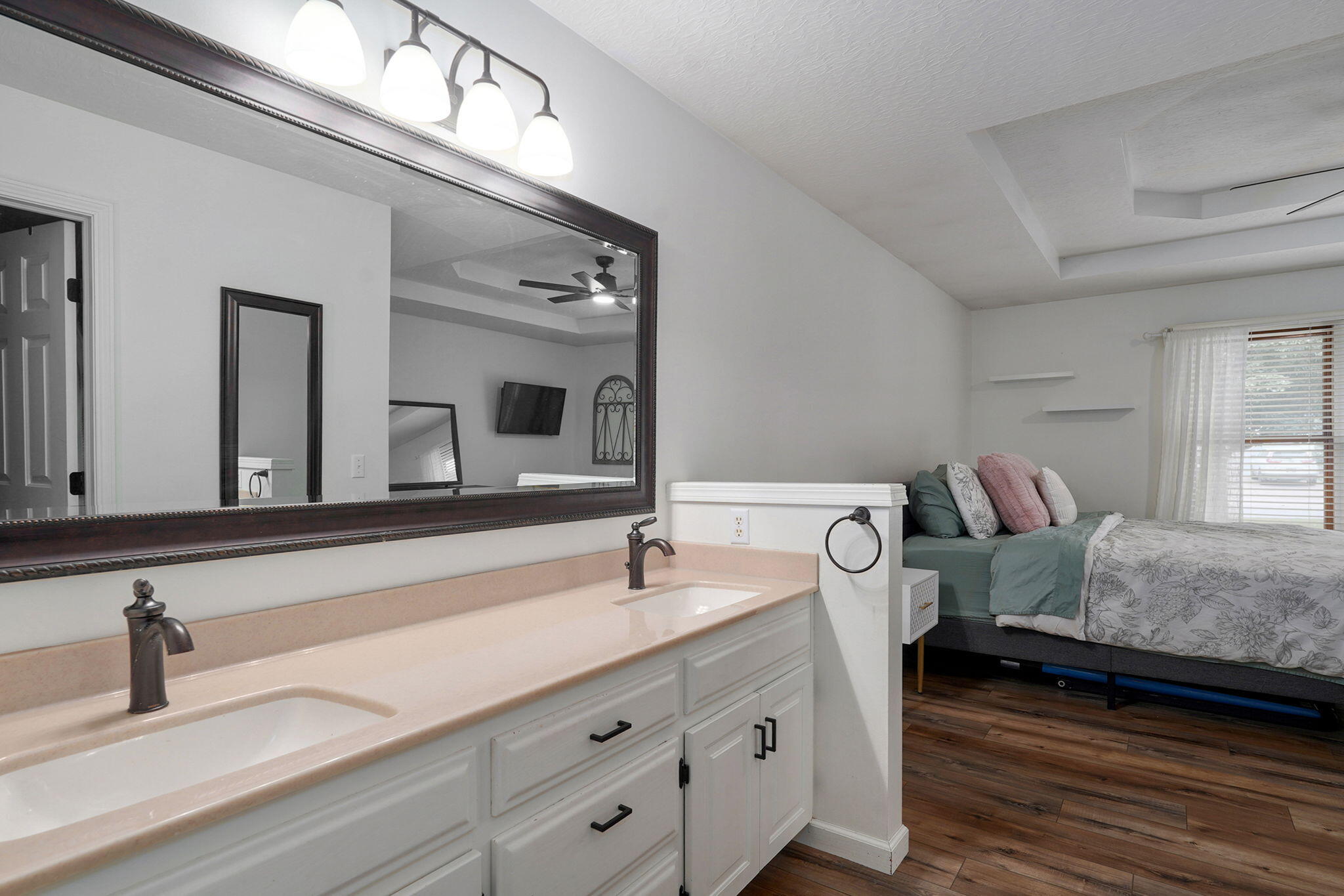 4571 South Park Avenue Property Photo 21