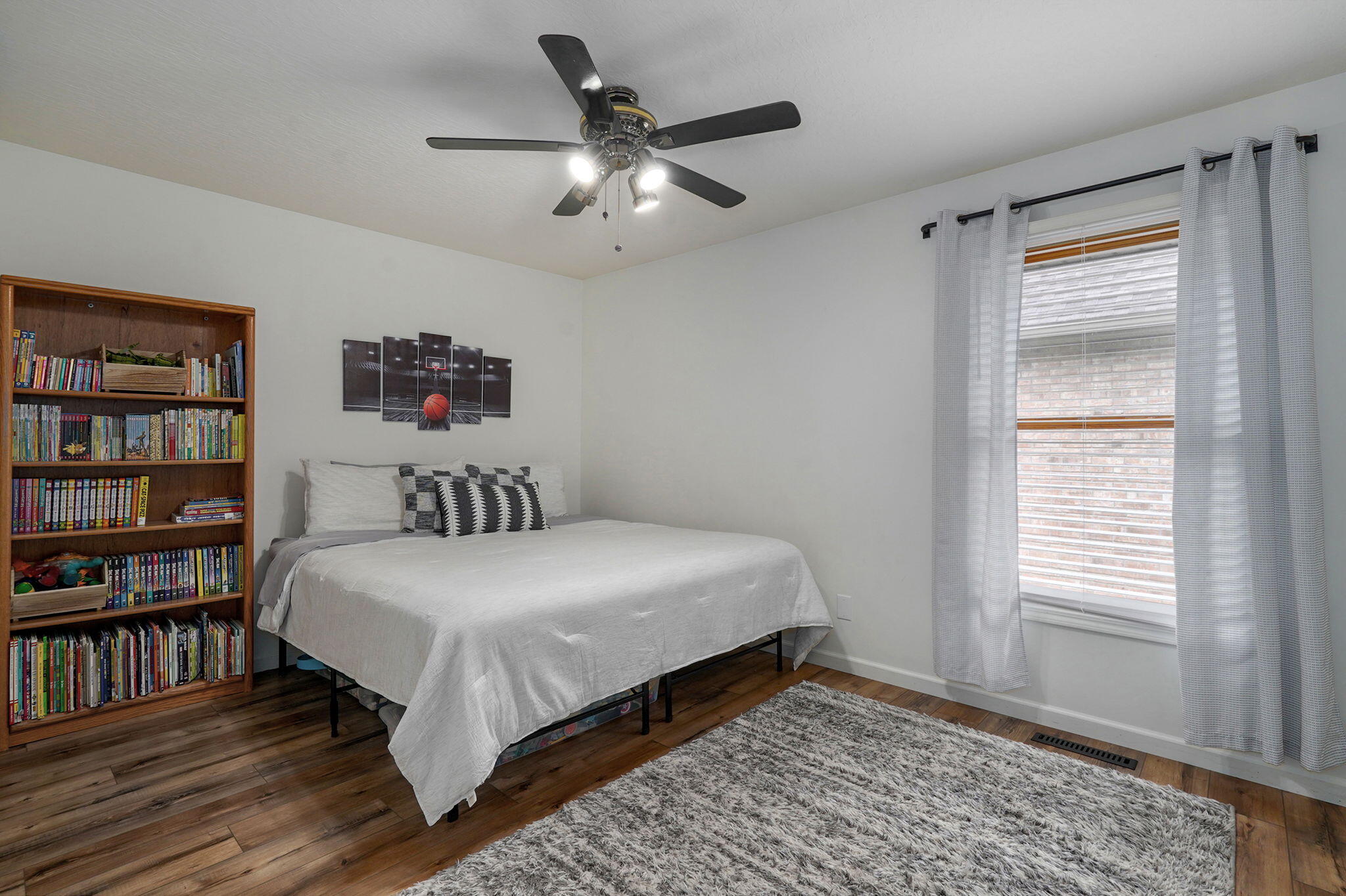 4571 South Park Avenue Property Photo 24