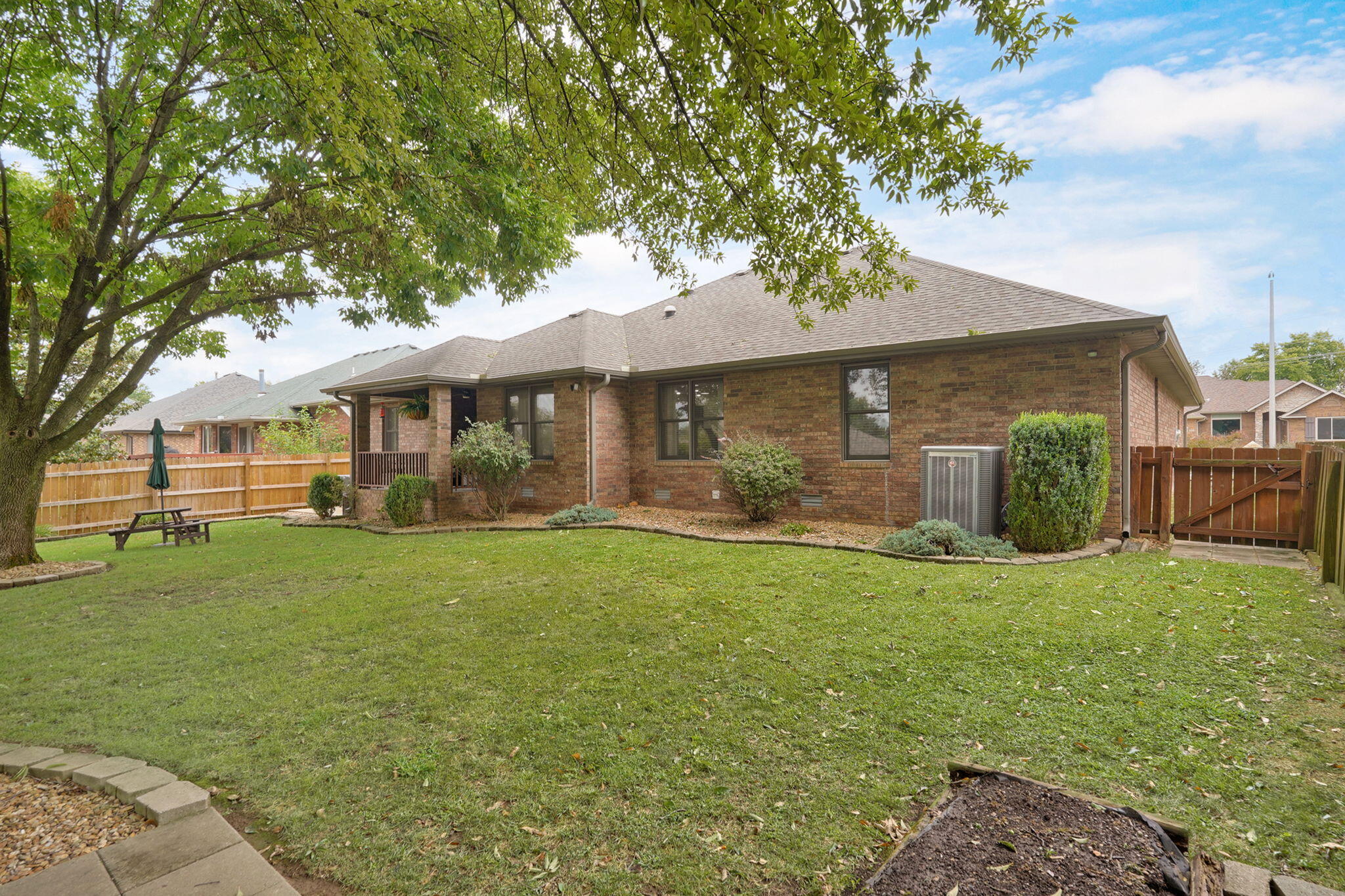 4571 South Park Avenue Property Photo 40