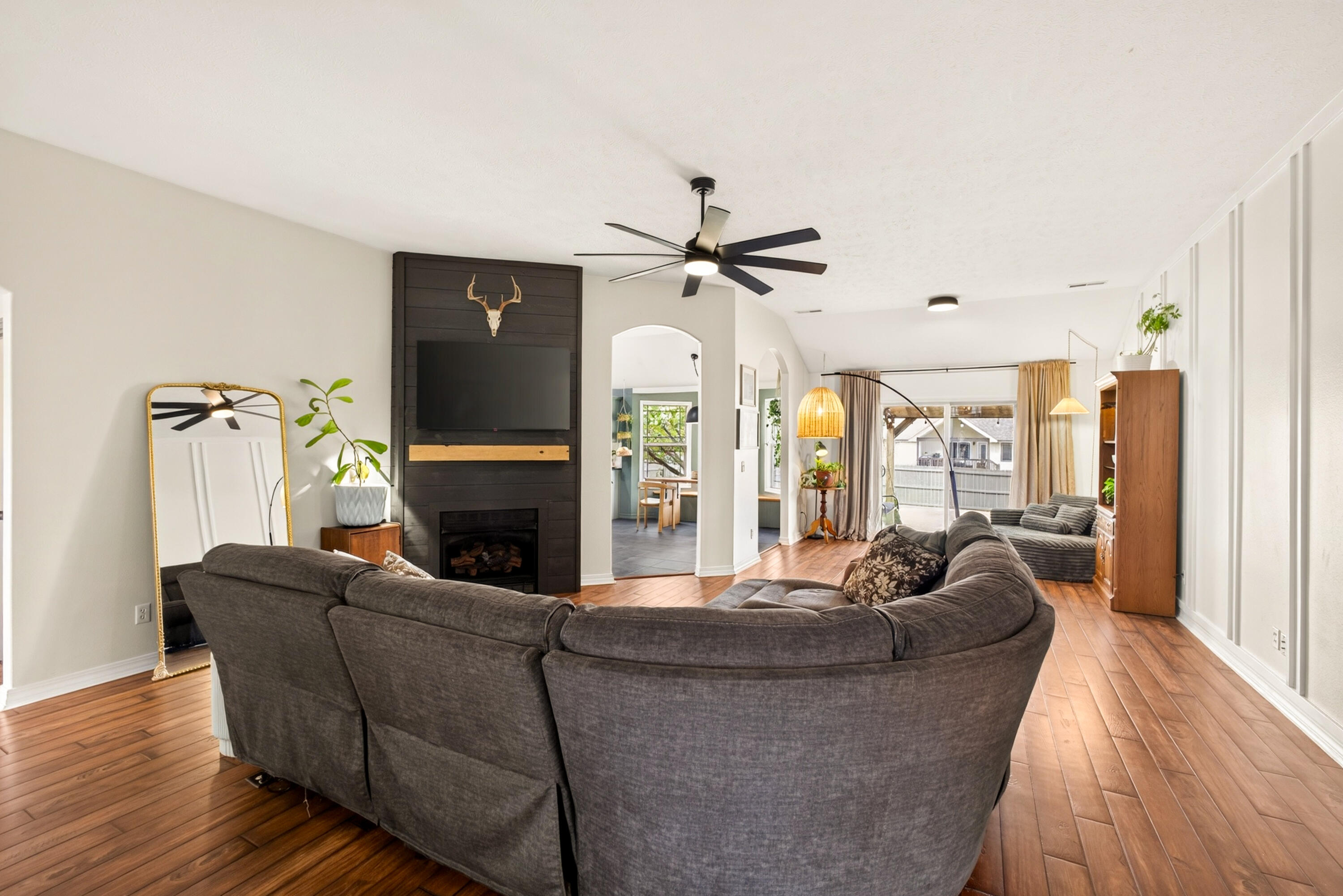 221 Pheasant Property Photo 5