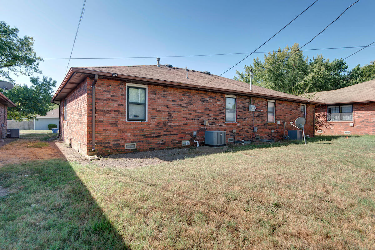 2747 East Mcdaniel Street A & B Property Photo 4