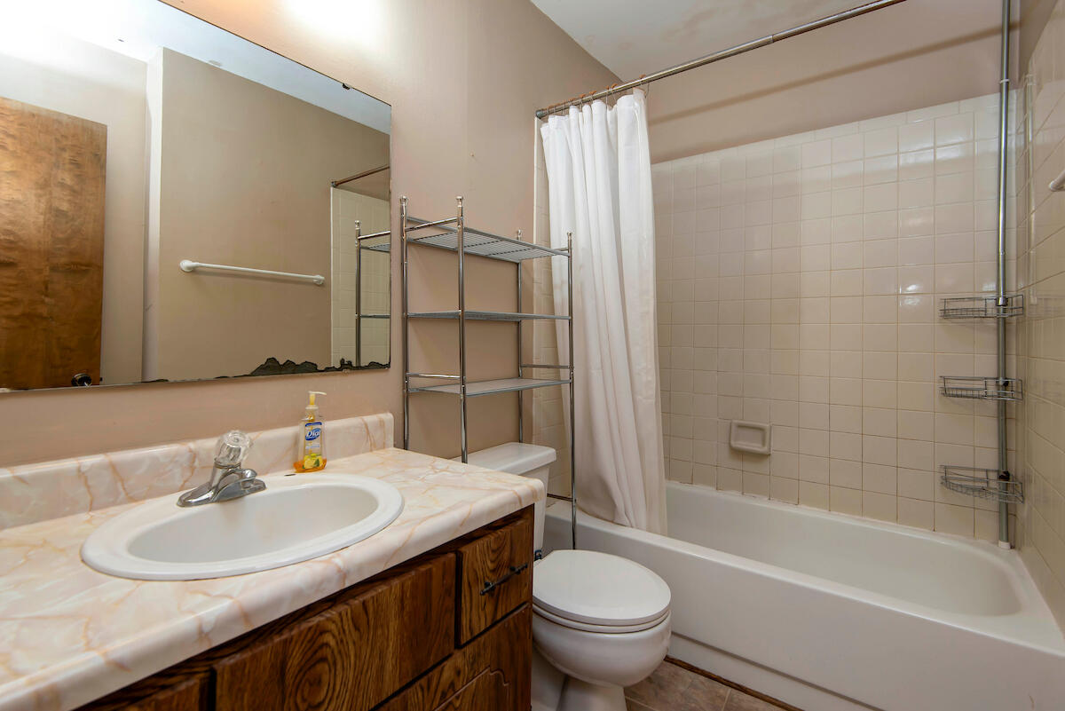 2747 East Mcdaniel Street A & B Property Photo 7