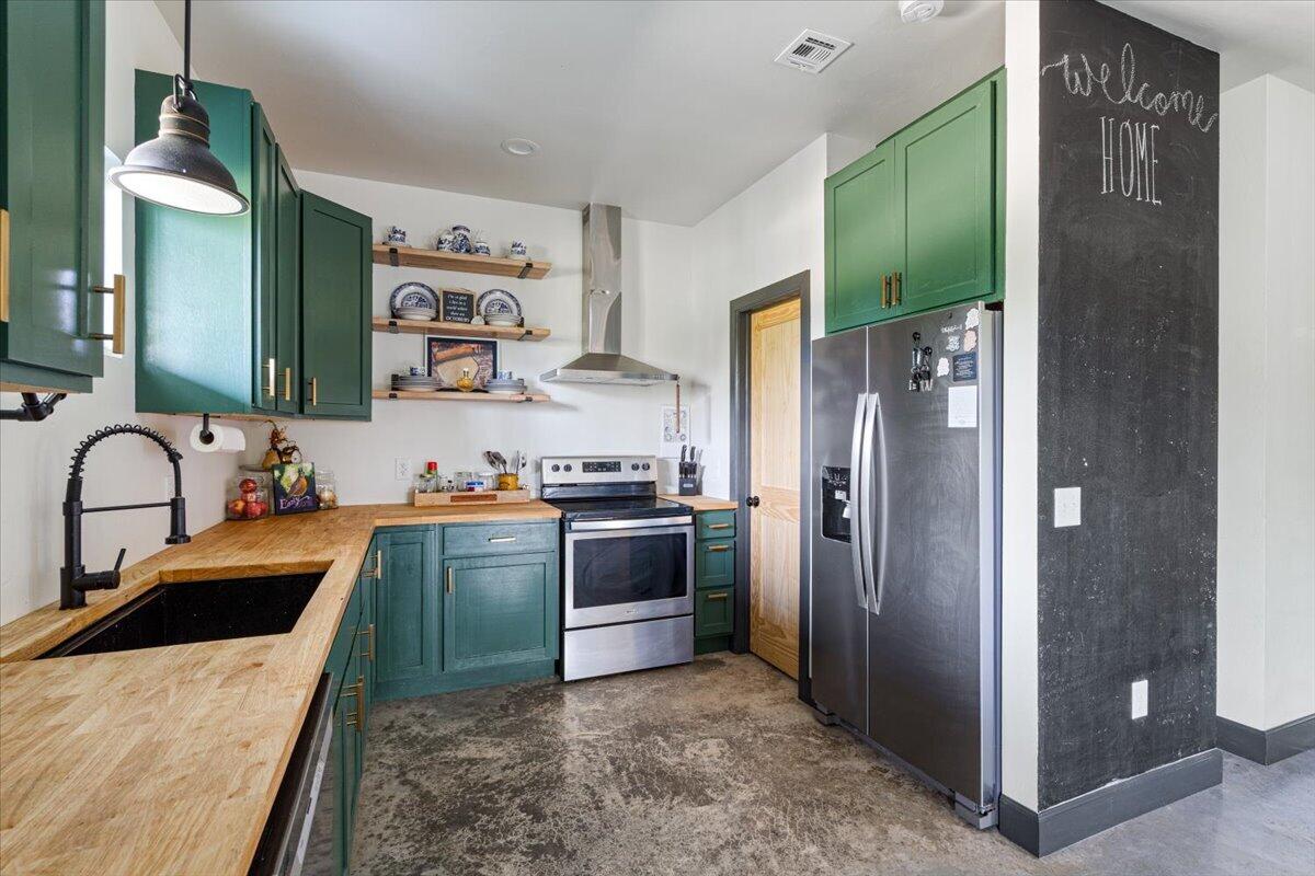 702 South Kings Highway Property Photo 23