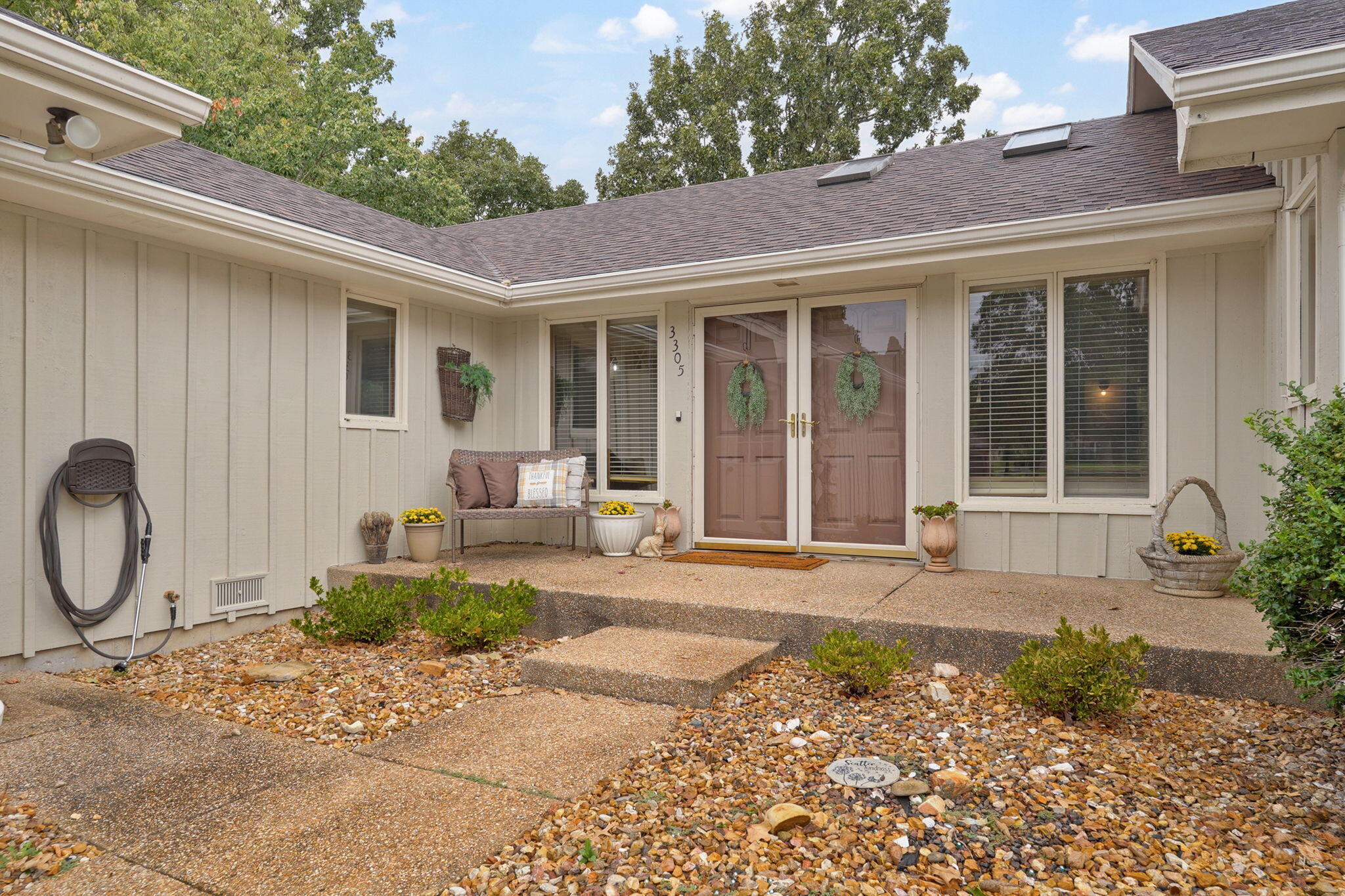 3305 Olympic Circle Property Photo 3