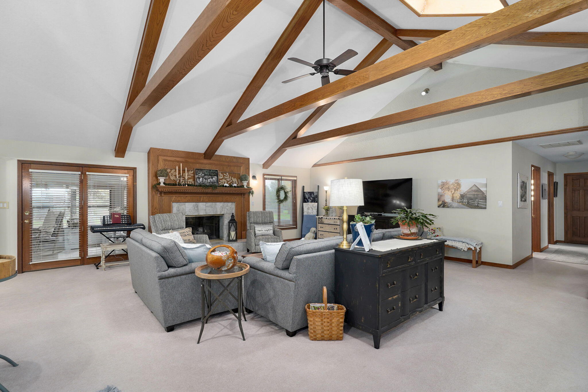 3305 Olympic Circle Property Photo 4