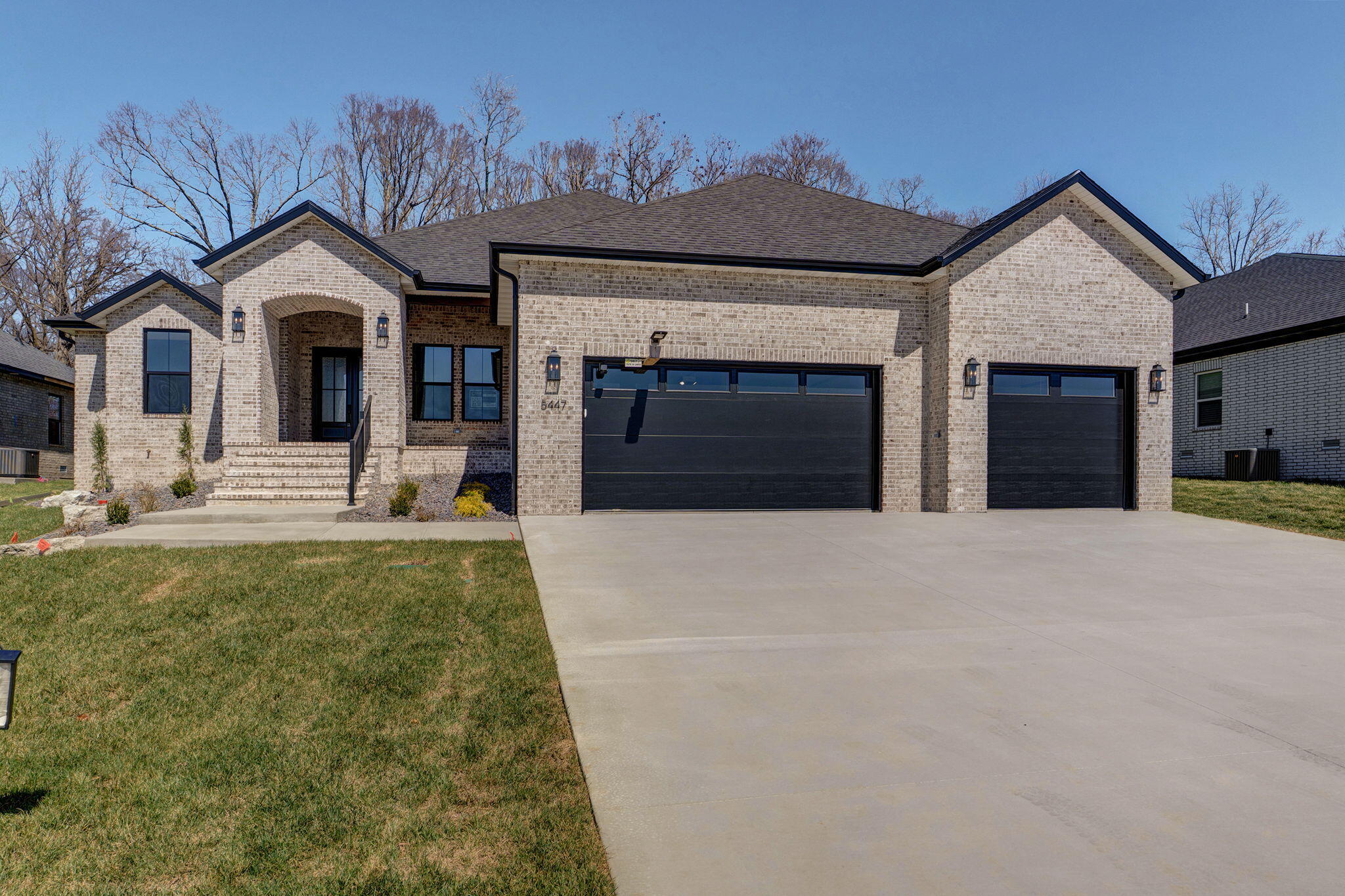 5447 East Wild Horse Drive Property Photo 2