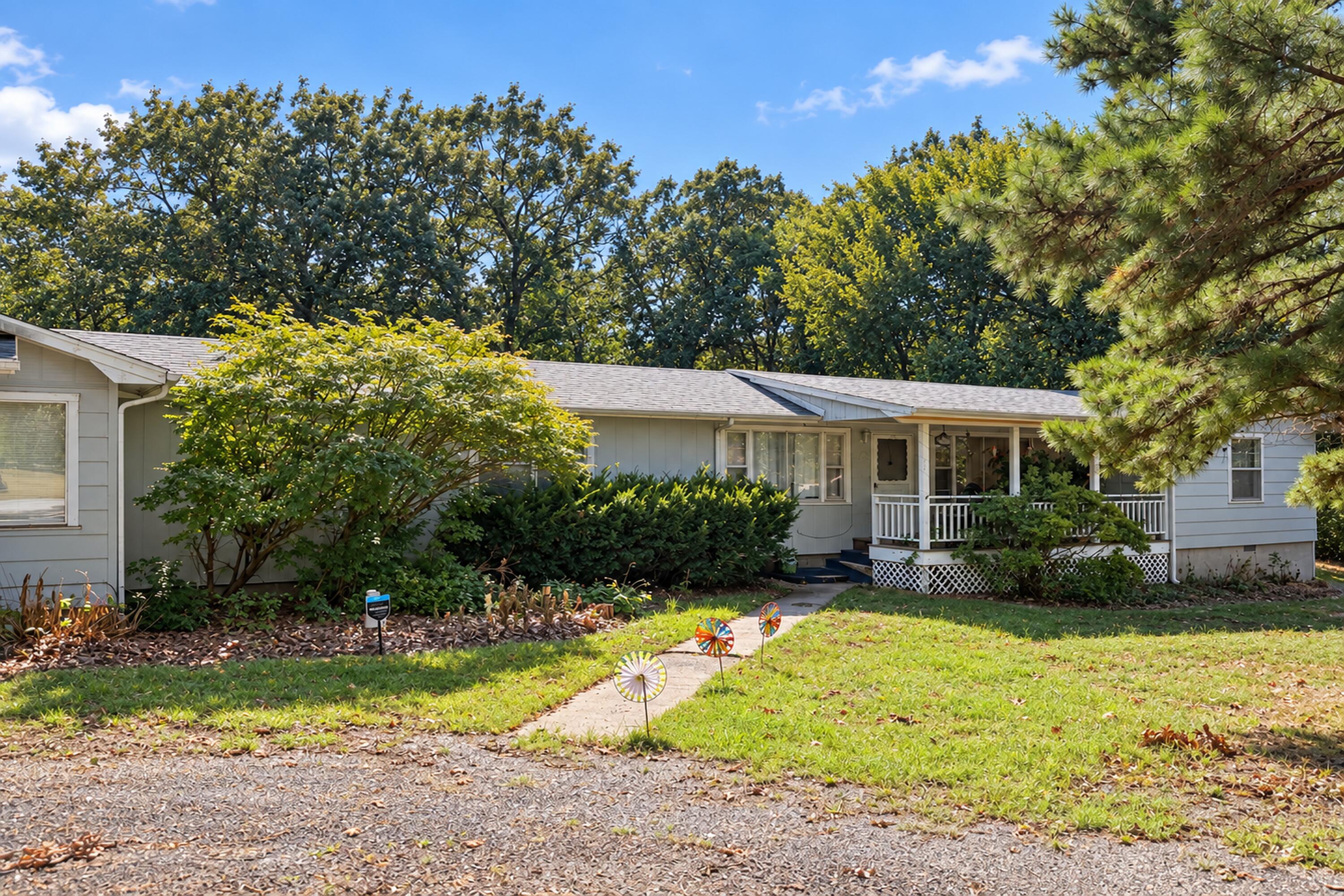 6490 Gateway Drive Property Photo 1