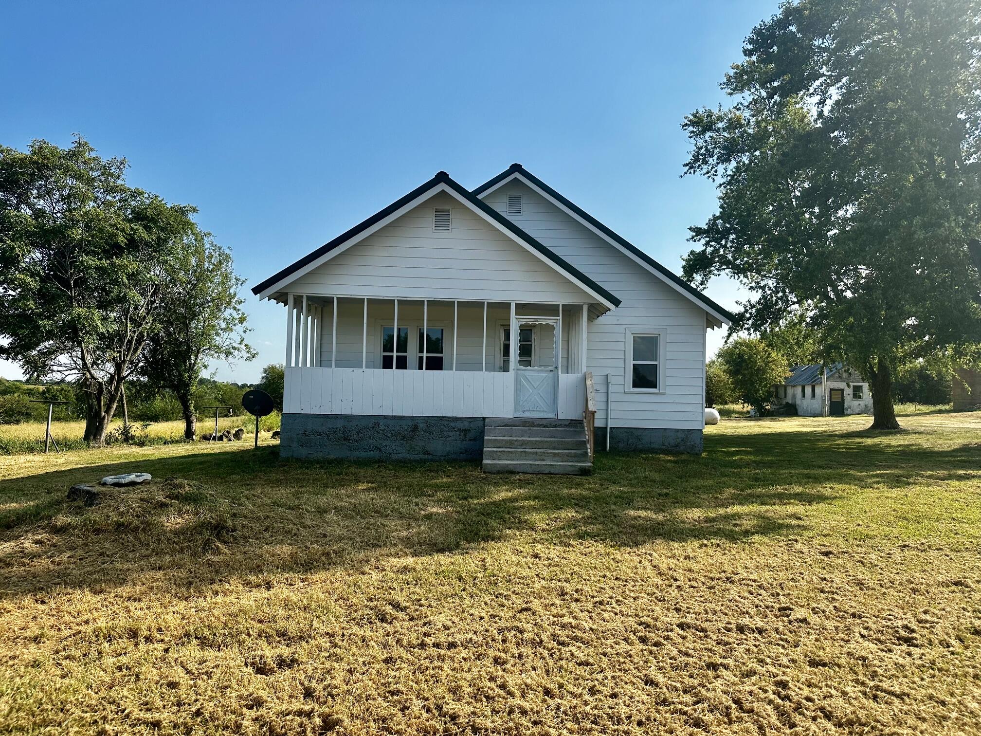 1934 State Hwy E Property Photo 1