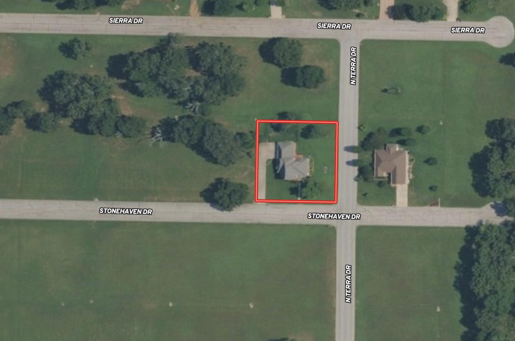 513 Stonehaven Drive Property Photo 2