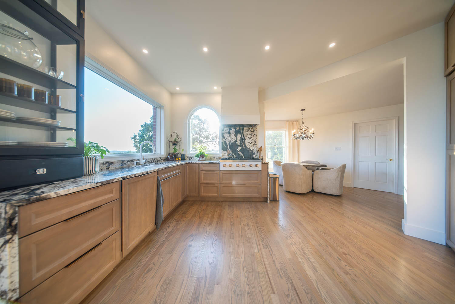 513 Stonehaven Drive Property Photo 4