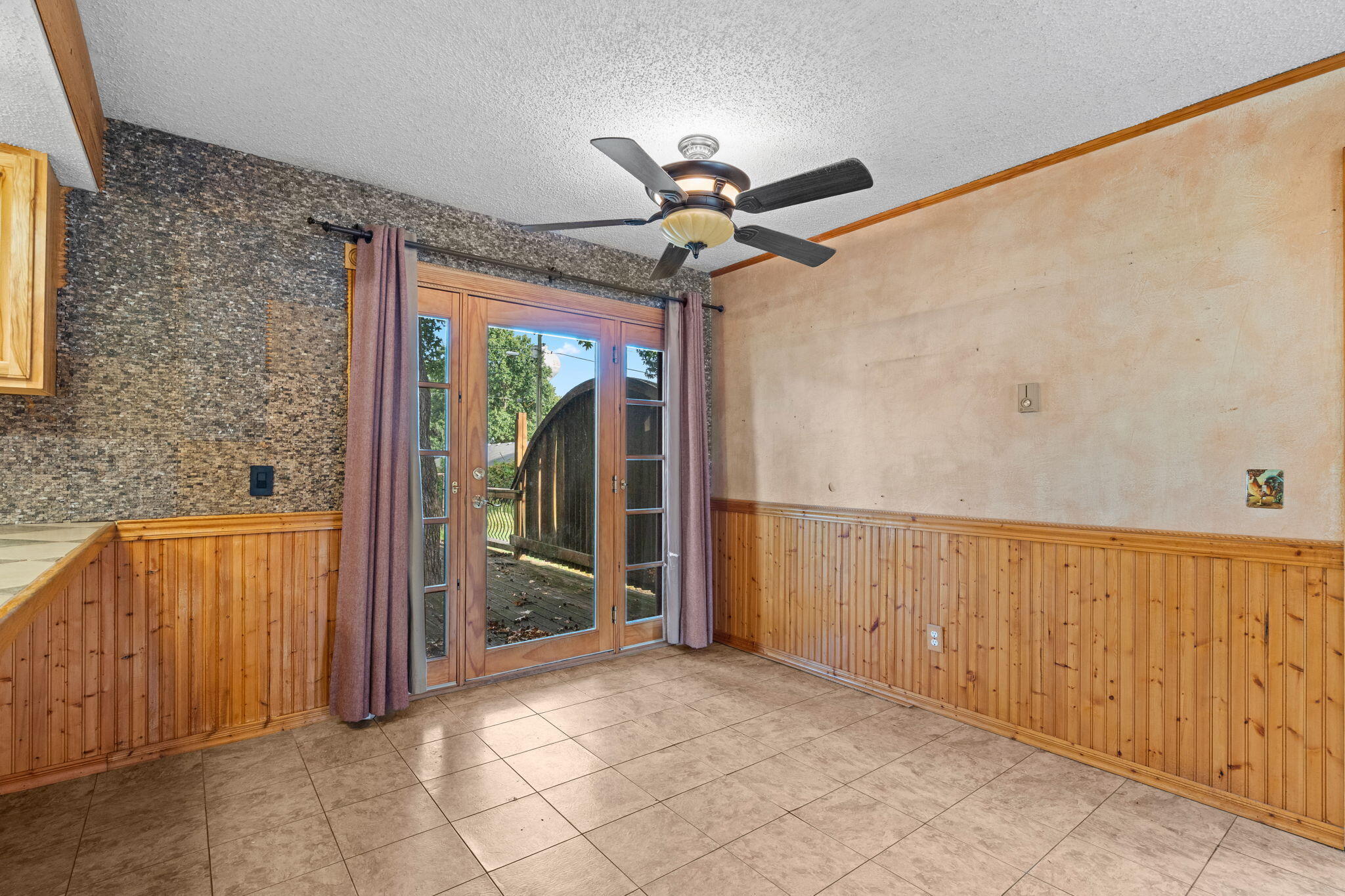 400 North Dogwood Street Property Photo 6