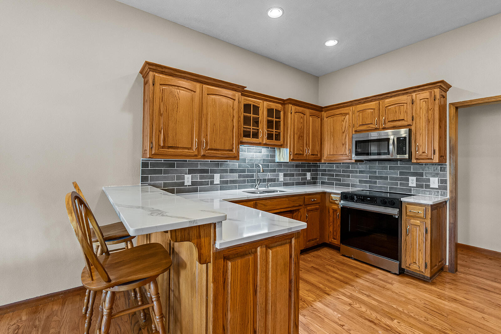 4757 South Holland Avenue Property Photo 15