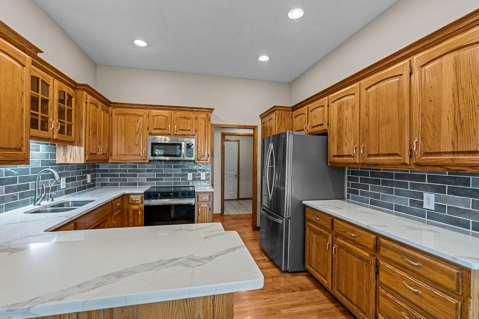 4757 South Holland Avenue Property Photo 16