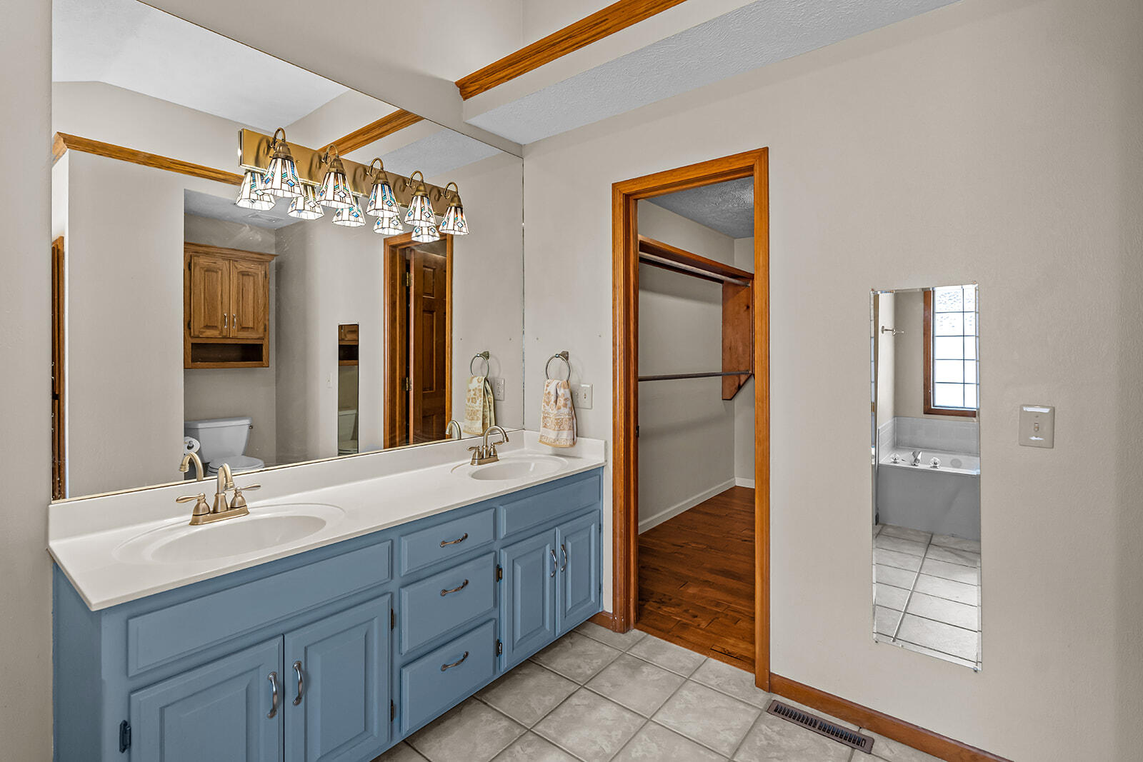 4757 South Holland Avenue Property Photo 23