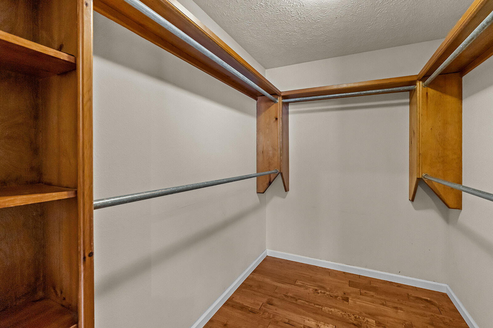 4757 South Holland Avenue Property Photo 25