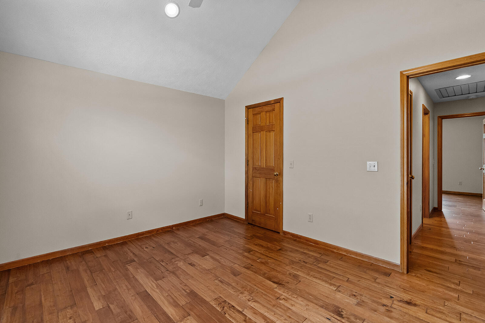 4757 South Holland Avenue Property Photo 27