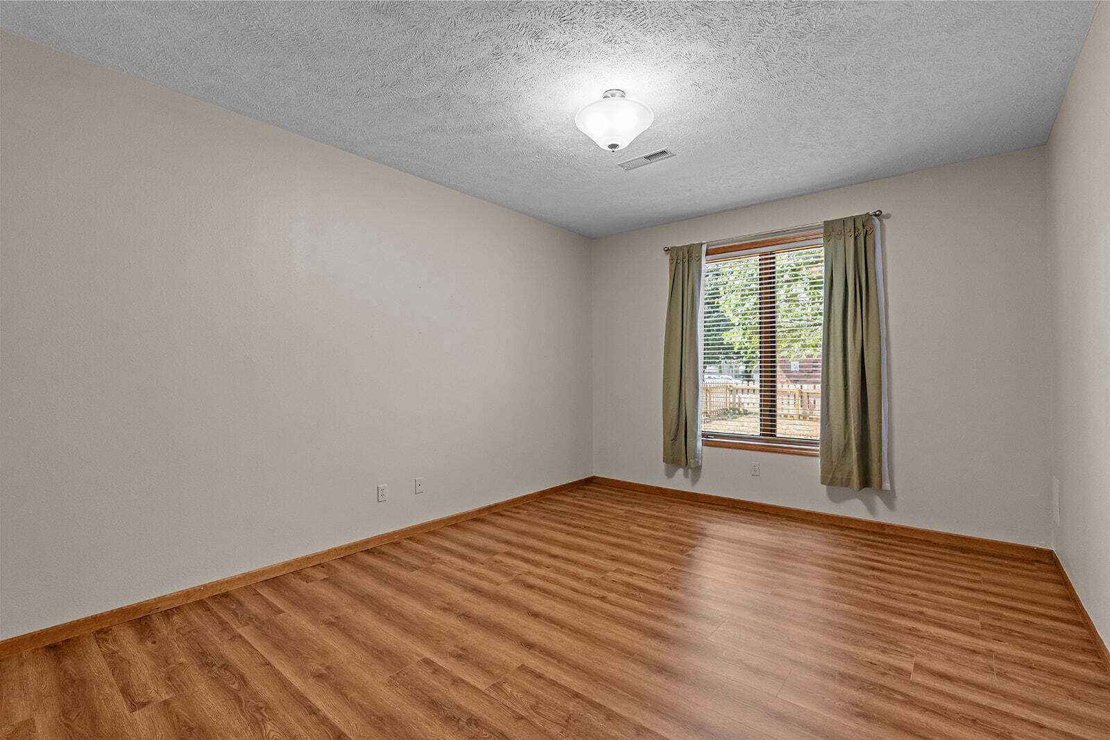 4757 South Holland Avenue Property Photo 46