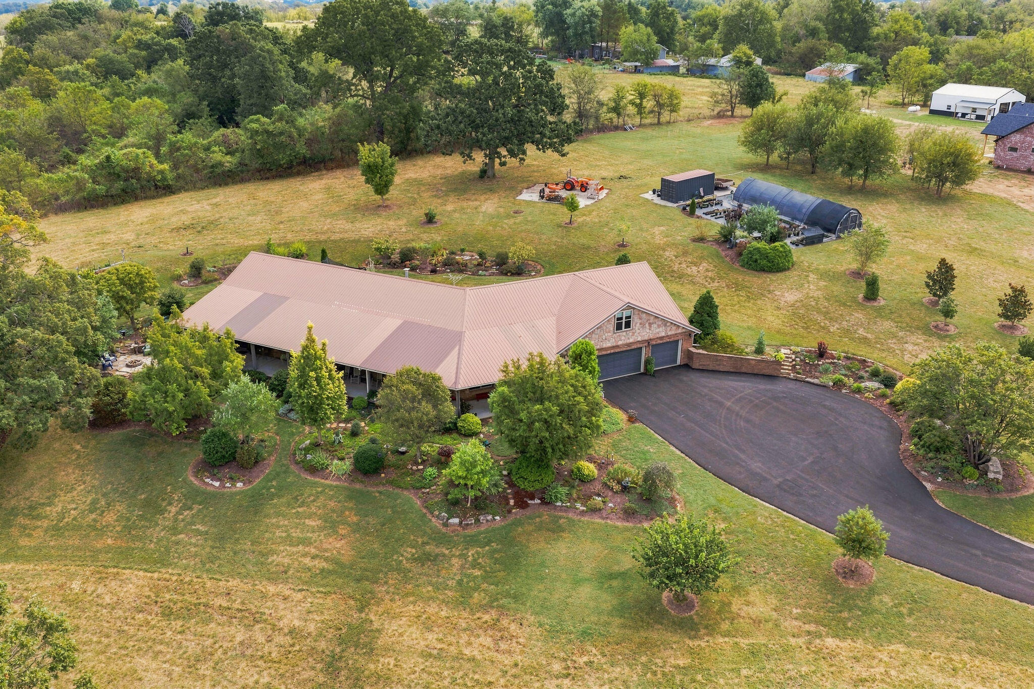480 Hunter Rdg Property Photo 6