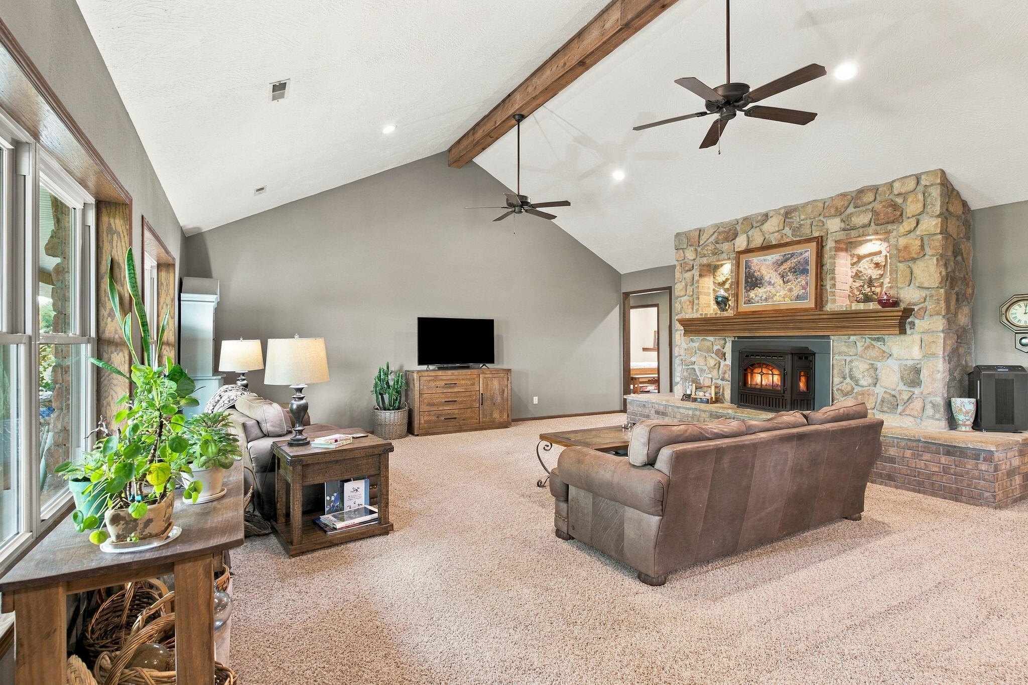 480 Hunter Rdg Property Photo 22